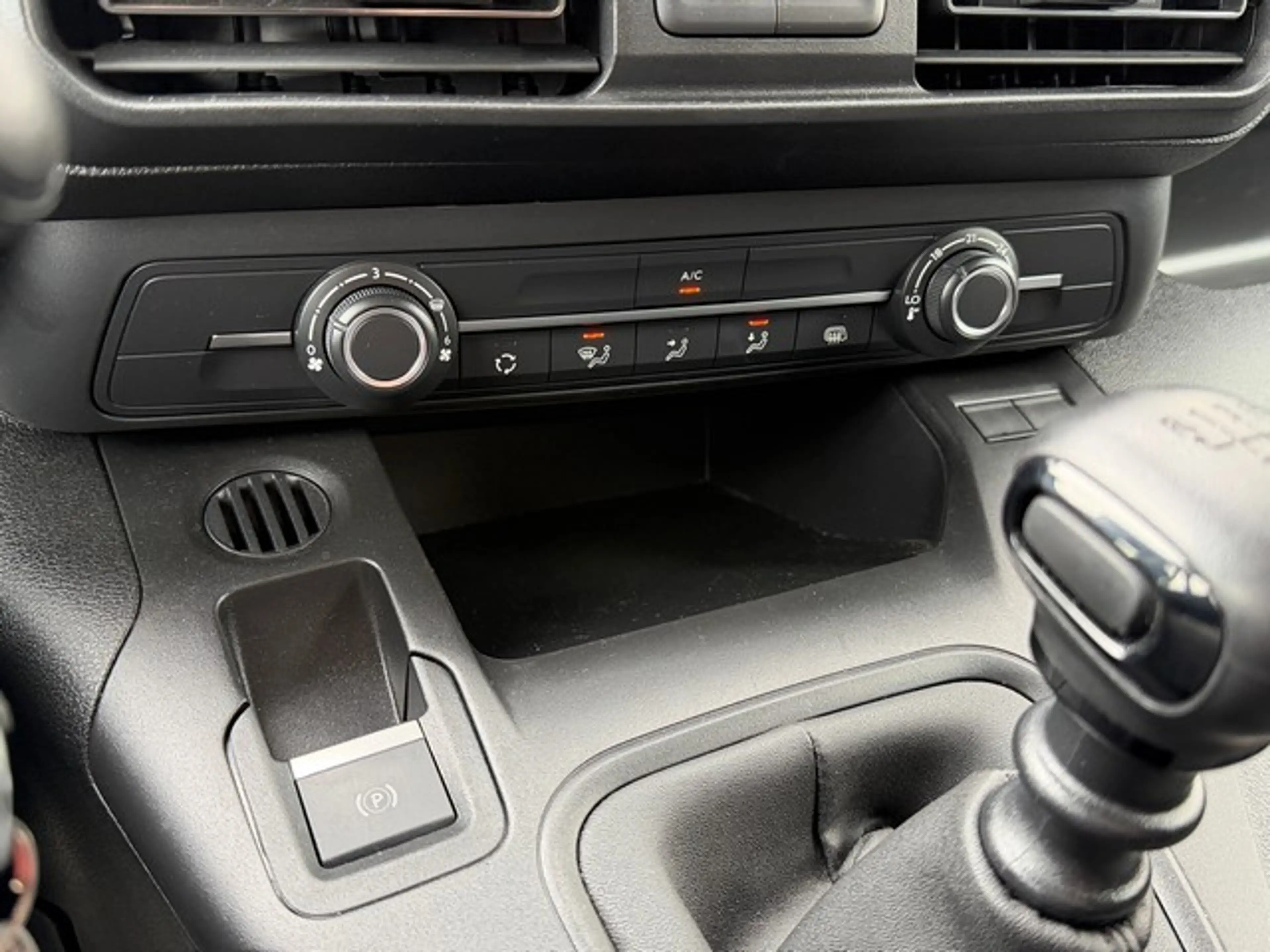 Opel Combo 1.5 BlueHDi met Navi/Camera, Digitaal Dashboard, F — photo 21