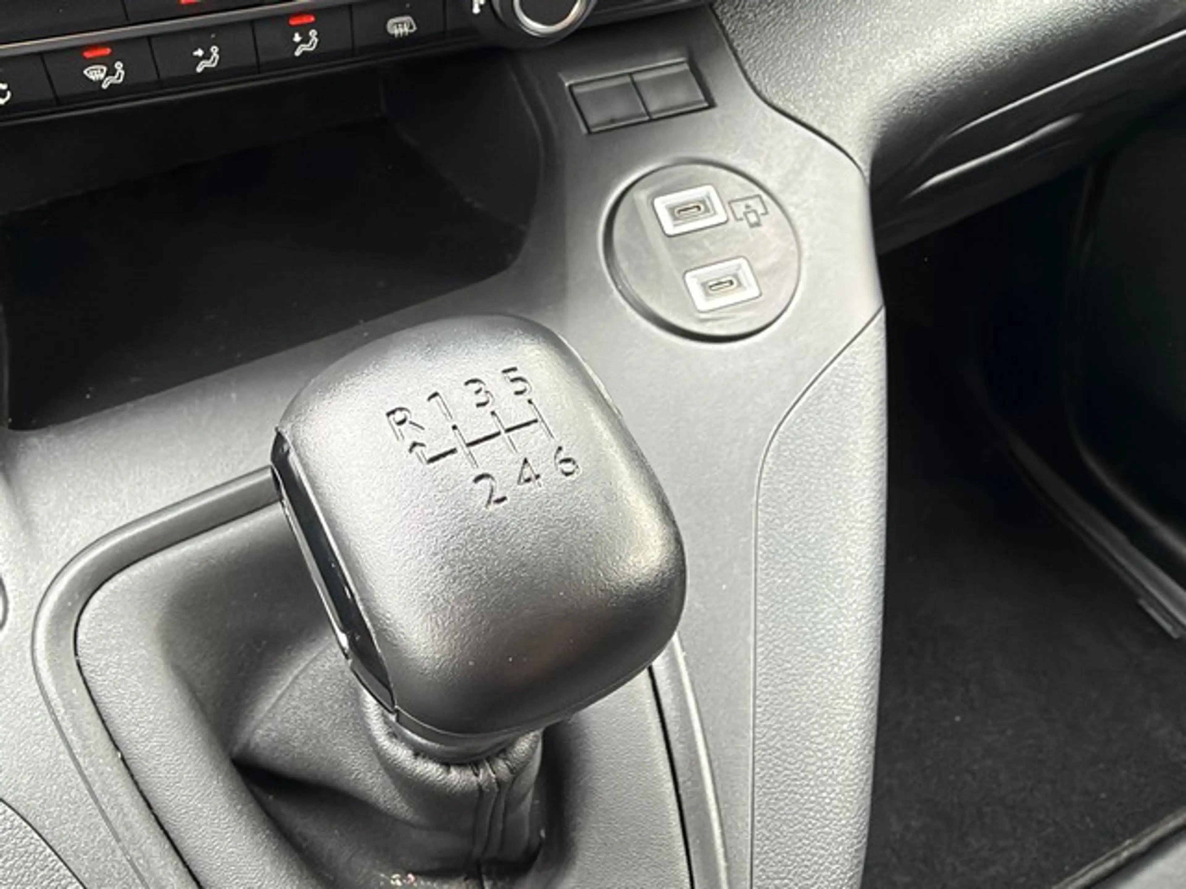Opel Combo 1.5 BlueHDi met Navi/Camera, Digitaal Dashboard, F — photo 22