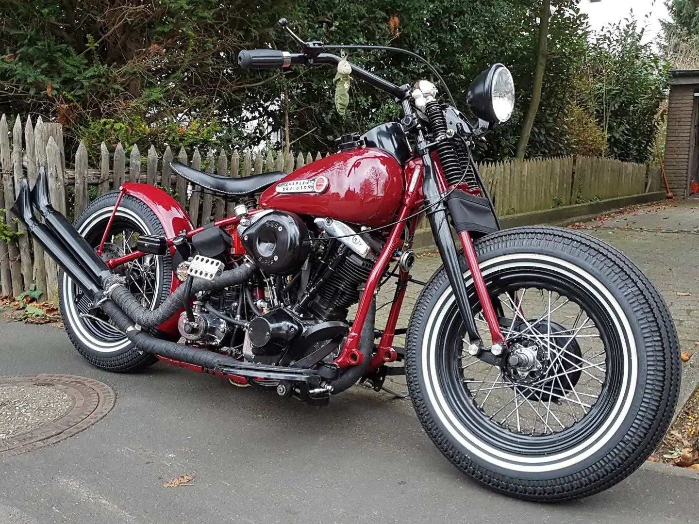 Harley-Davidson 1200 Custom Shovelhead Bobber Rood - 1
