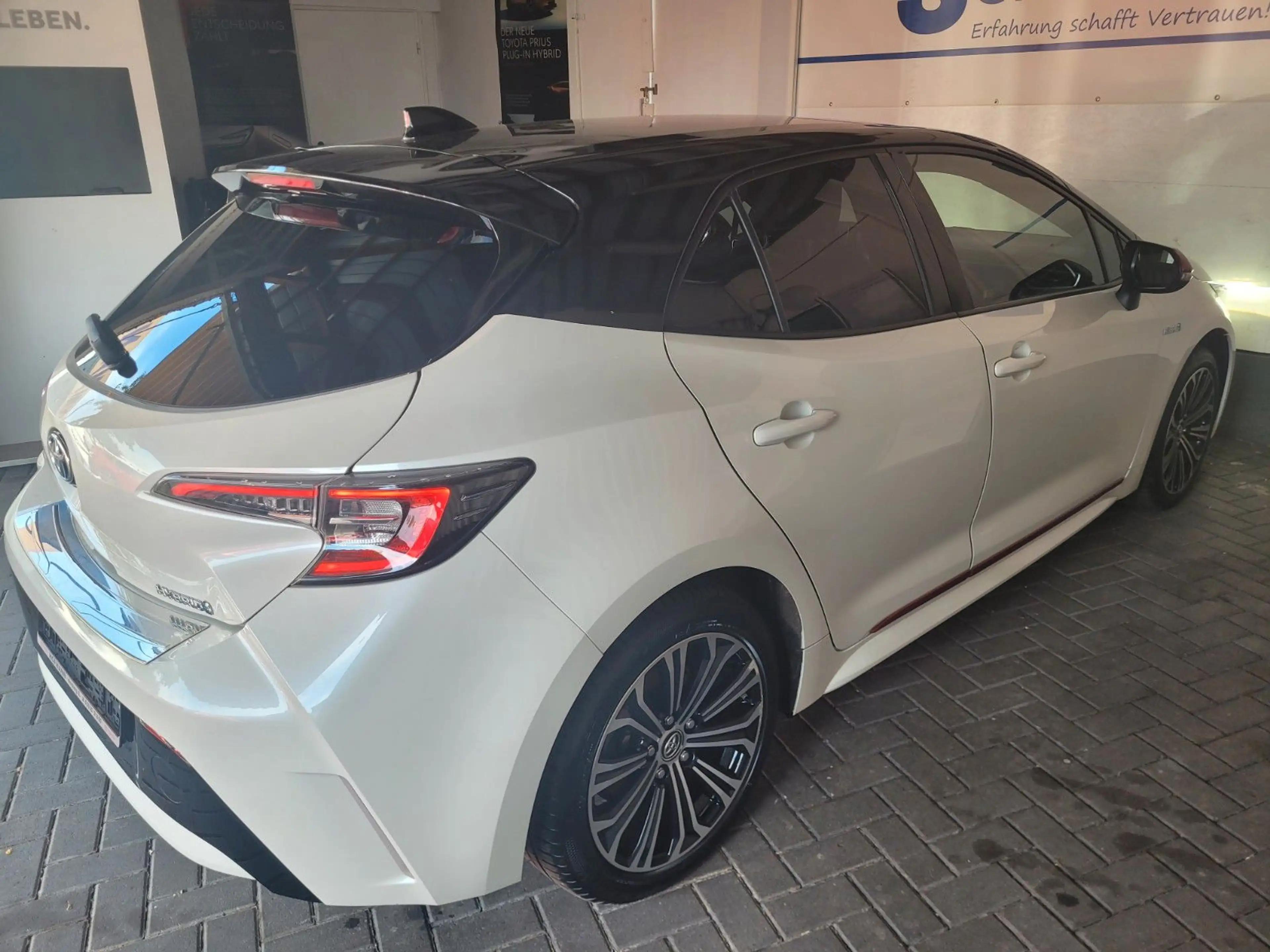 Toyota Corolla Hybrid Club*SCHECKHEFT*TOP AUSSTATTUNG — photo 6