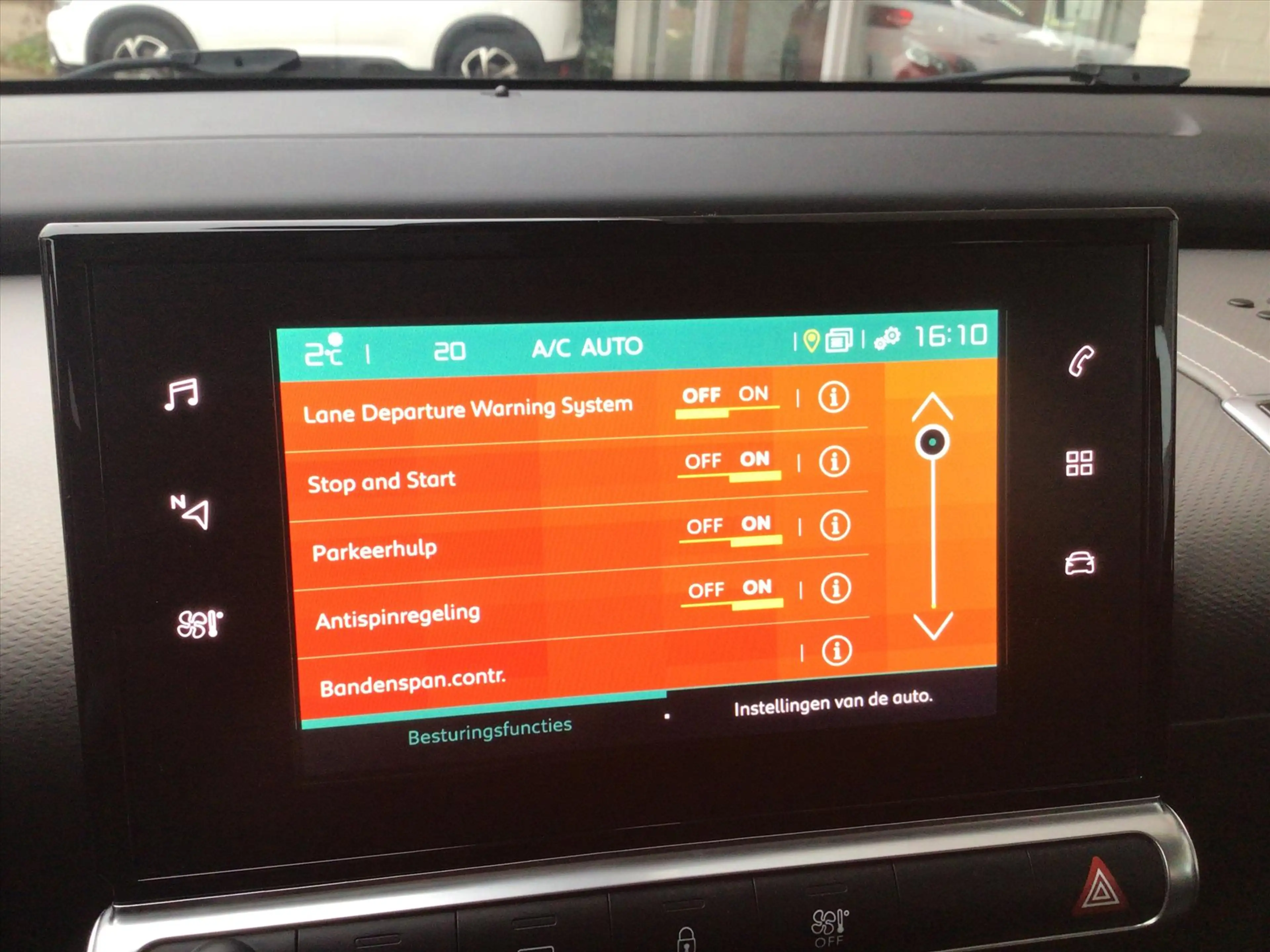 Citroen C4 Cactus 1.2 PureTech 110pk S&S Shine — photo 15