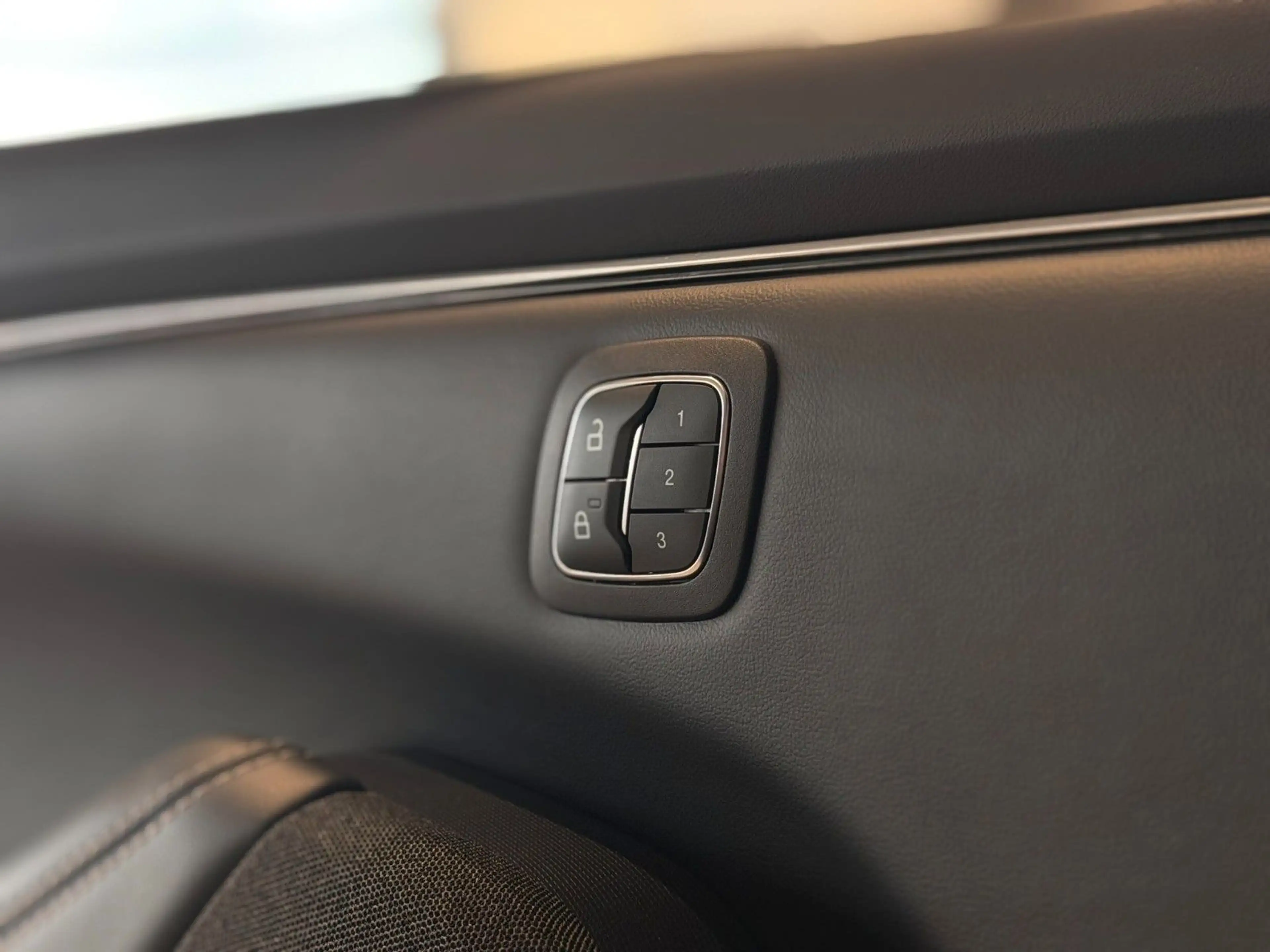 Ford Mustang Mach-E Techpaket 2, Panorama, 99kWh — photo 13