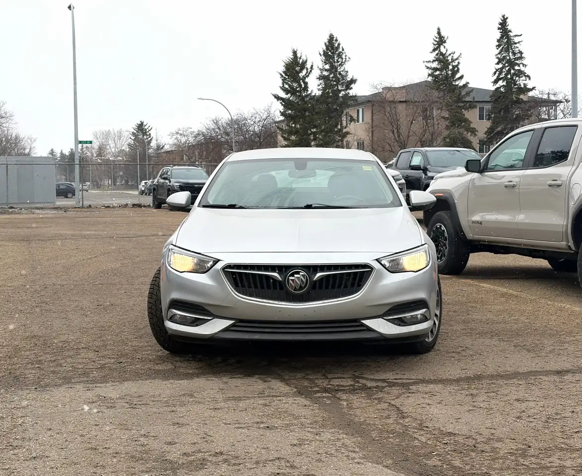 Buick Regal снимка Buick Regal