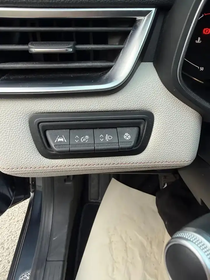 Renault Clio Citadine 3 portes — photo 7