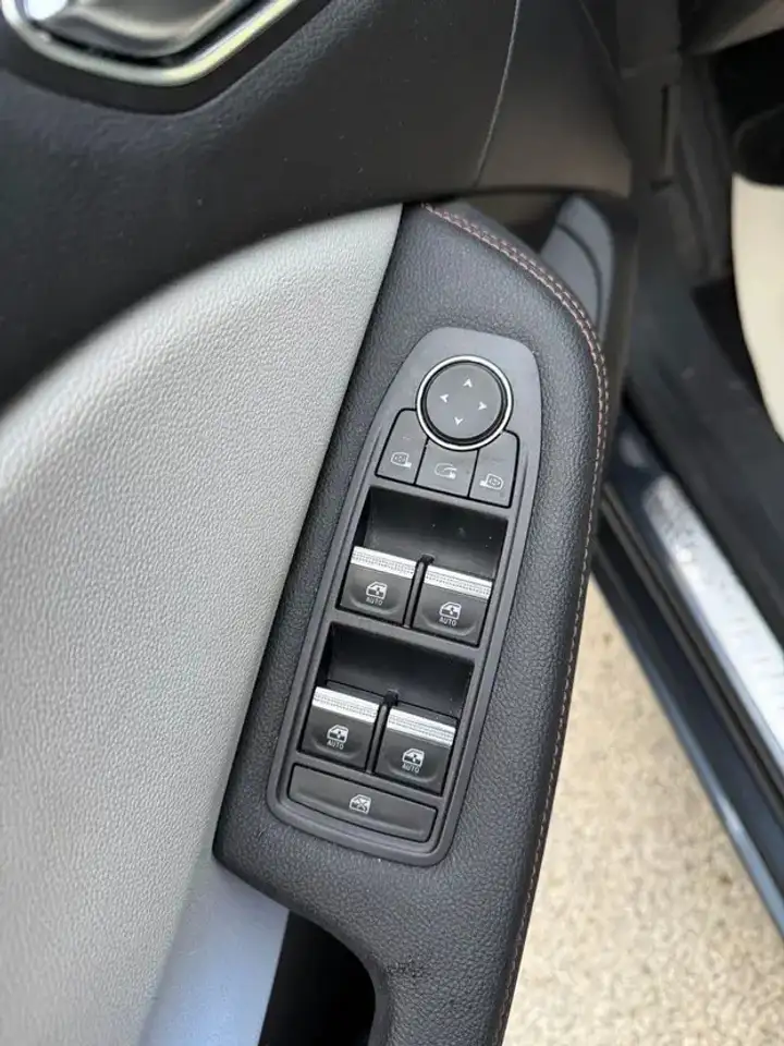 Renault Clio Citadine 3 portes — photo 8