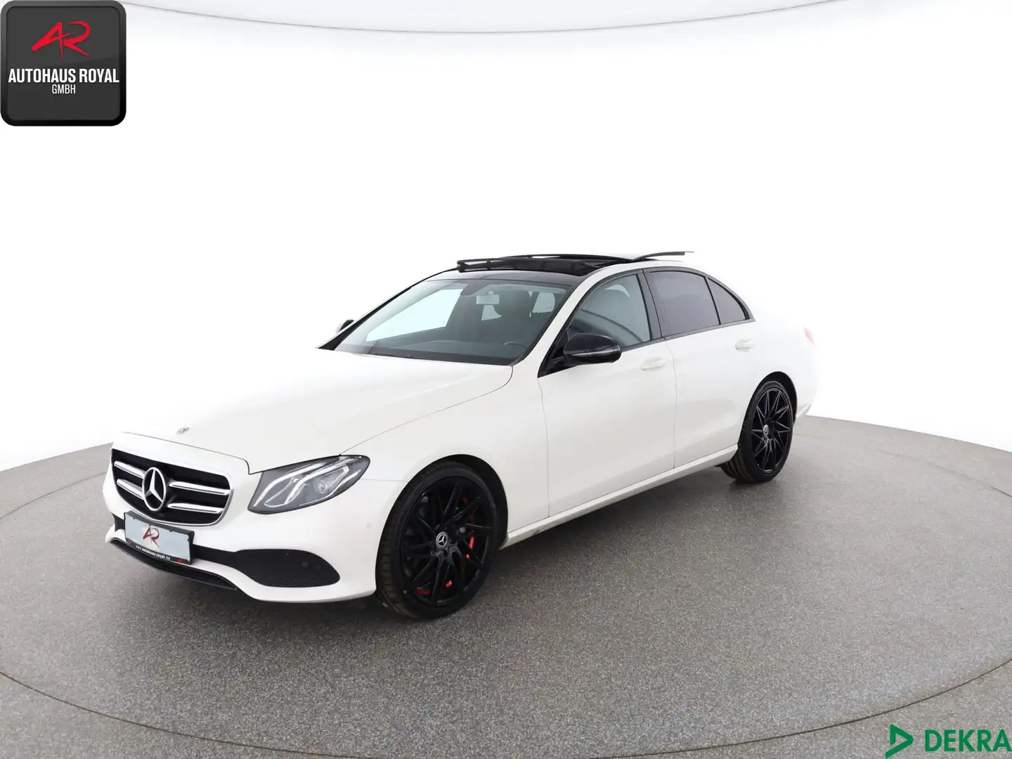 Mercedes-Benz E 200 E 200 d DESIGNO DIAMANTWEISS,PANO,KAMERA,20ZOLL White - 1