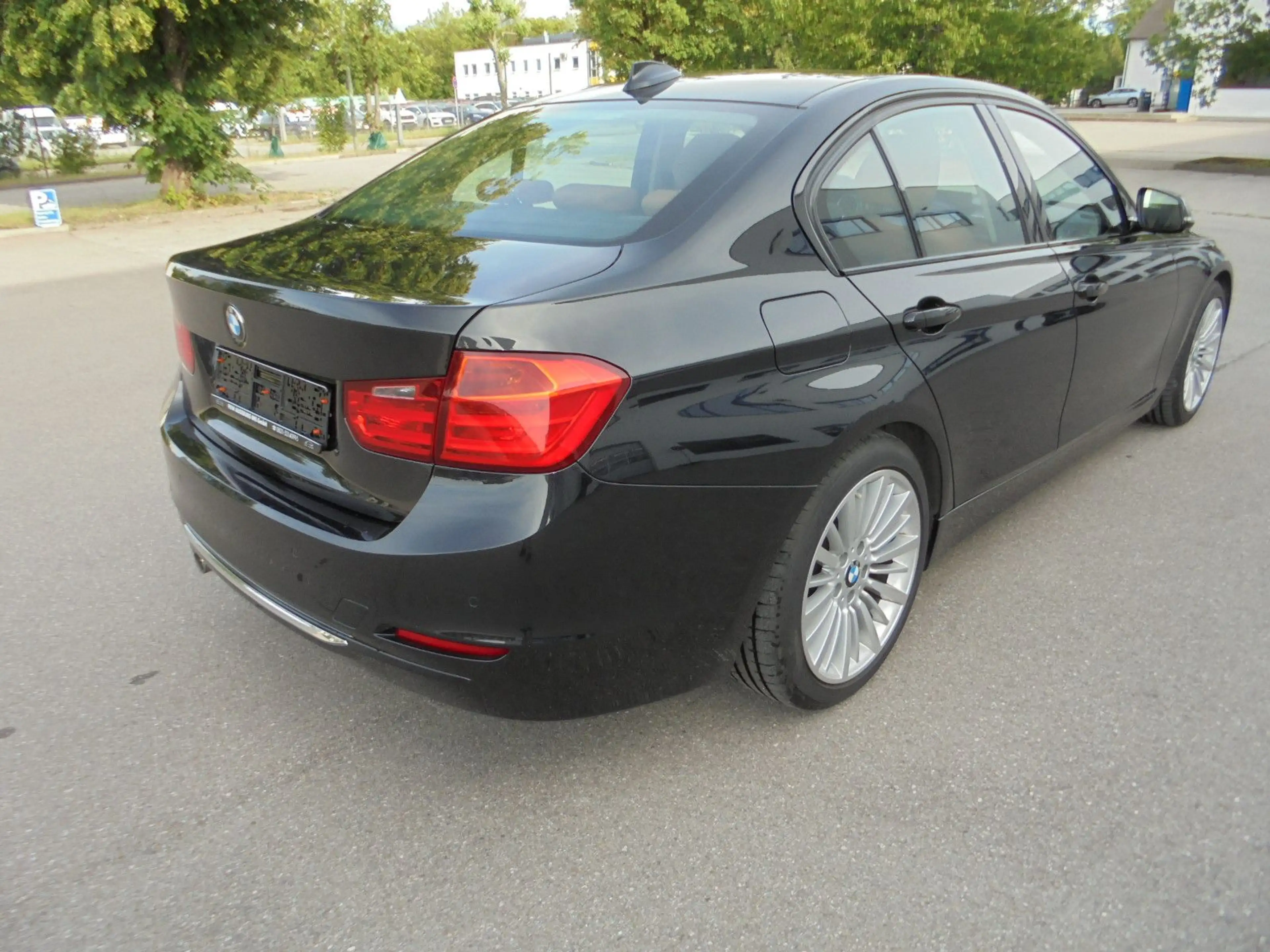 BMW 325 d Limousine Luxury~ Navi Prof ~ Leder ~ Xenon — photo 4