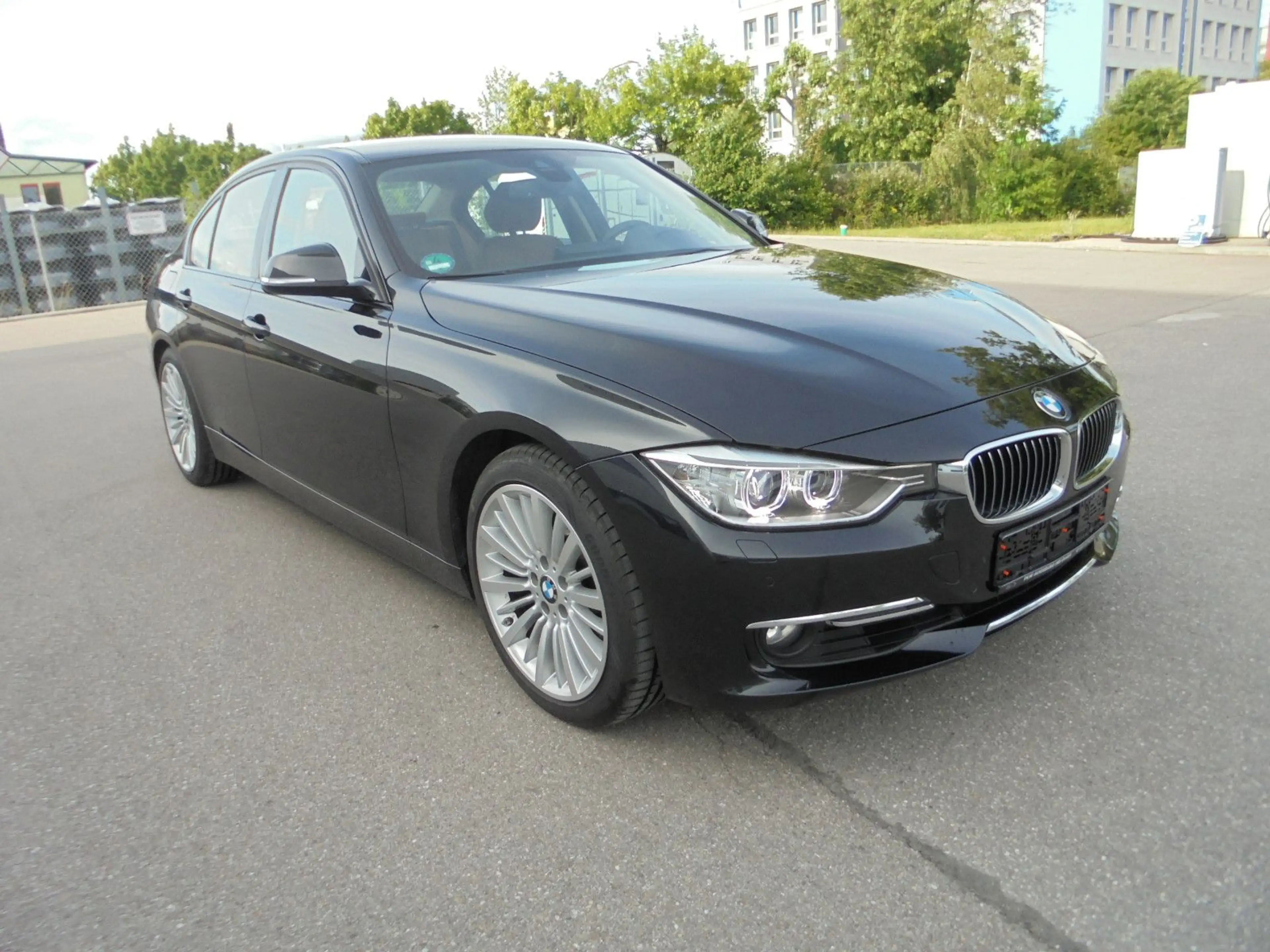 BMW 325 d Limousine Luxury~ Navi Prof ~ Leder ~ Xenon