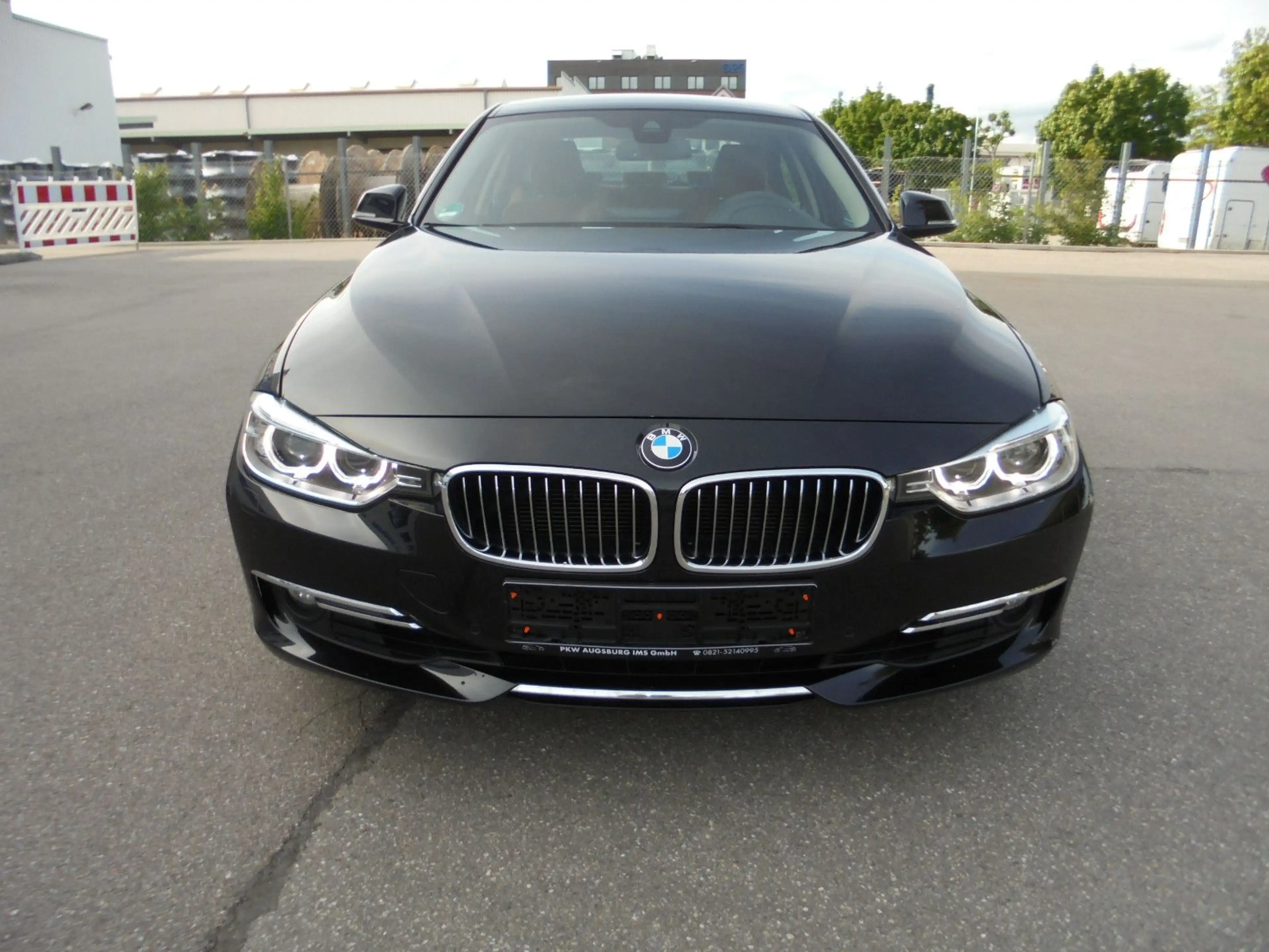 BMW 325 d Limousine Luxury~ Navi Prof ~ Leder ~ Xenon — photo 2