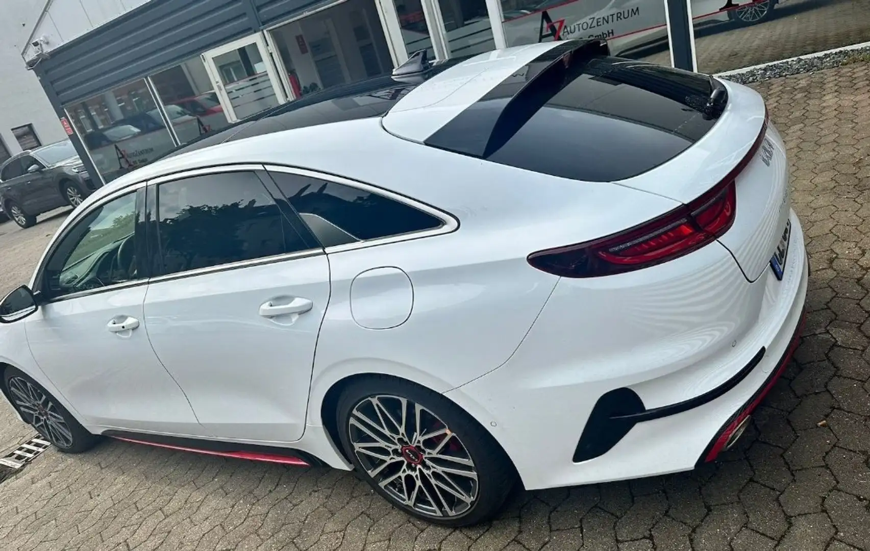 Kia ProCeed / pro_cee'd ProCeed 1.6 T-GDI DCT7 OPF GT Weiß - 2