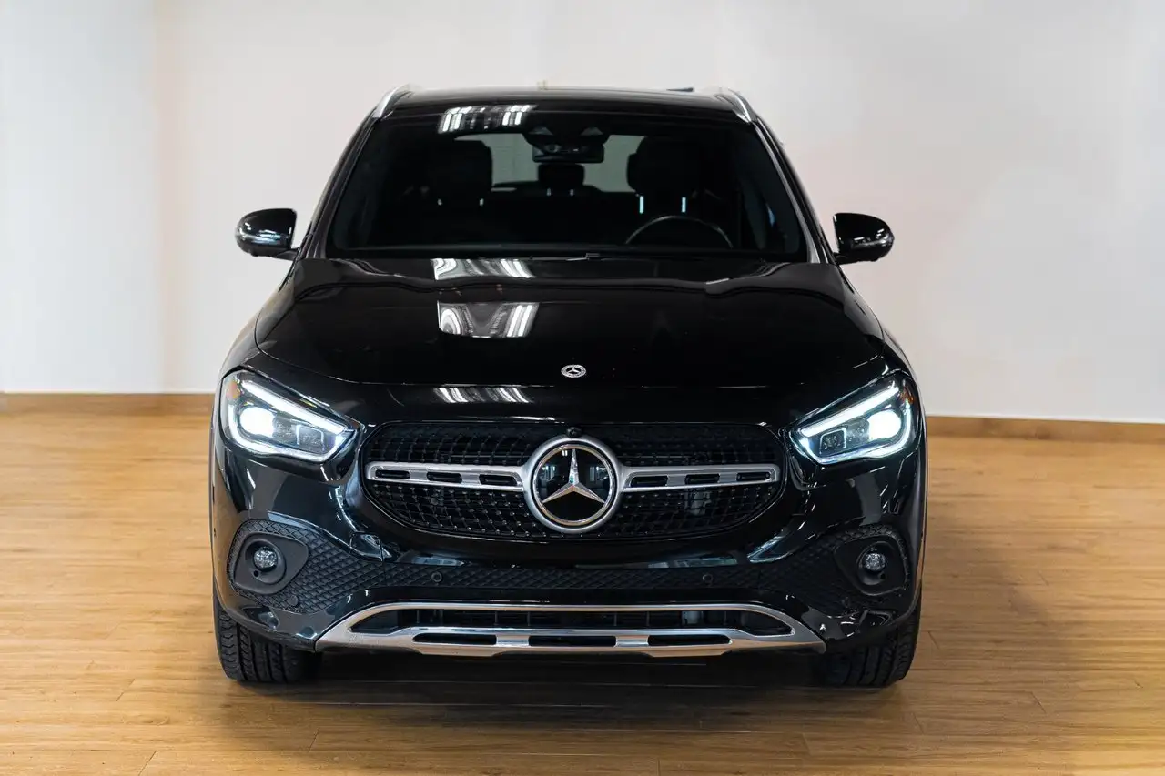 Mercedes-Benz GLA снимка Mercedes-Benz GLA
