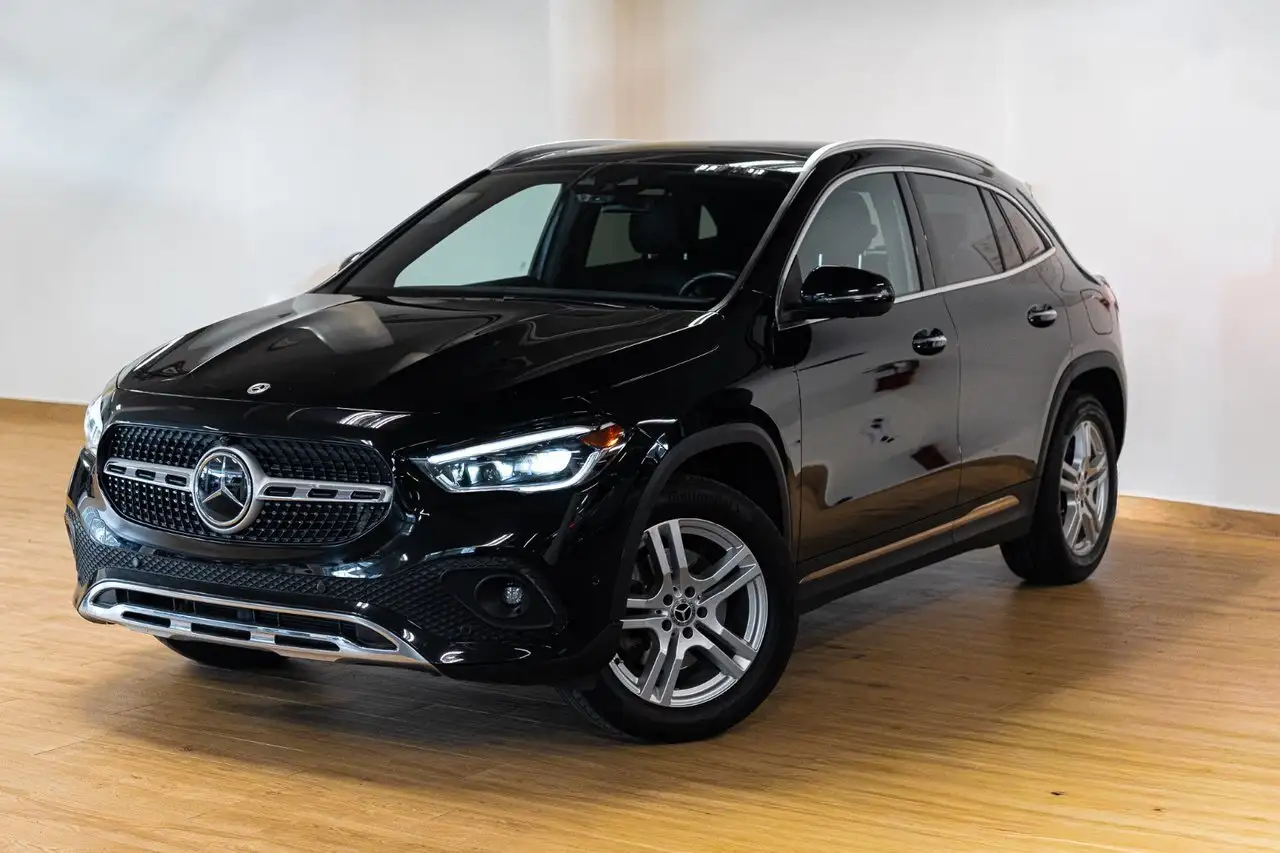 Mercedes-Benz GLA снимка Mercedes-Benz GLA