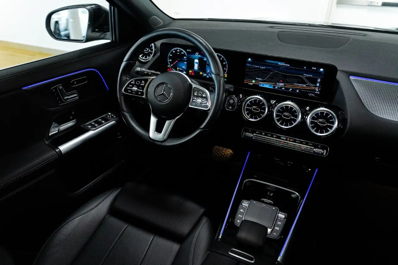 Mercedes-Benz GLA снимка Mercedes-Benz GLA