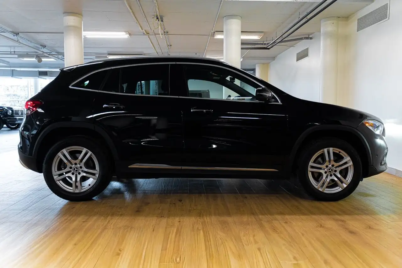 Mercedes-Benz GLA снимка Mercedes-Benz GLA