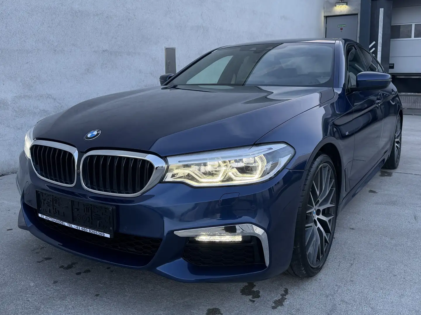 BMW 540 540i G30 Xdrive M - Paket Blau - 2