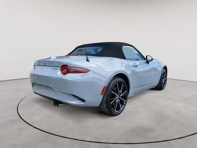 Mazda MX-5 Miata 2026 — photo 5