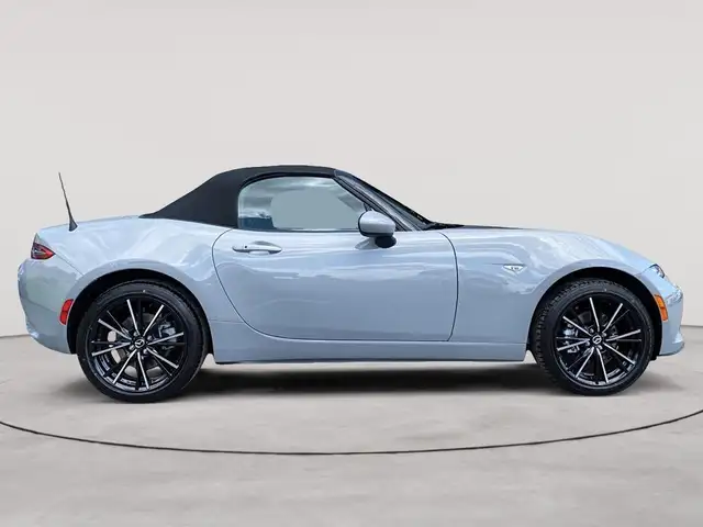 Mazda MX-5 Miata 2026 — photo 6