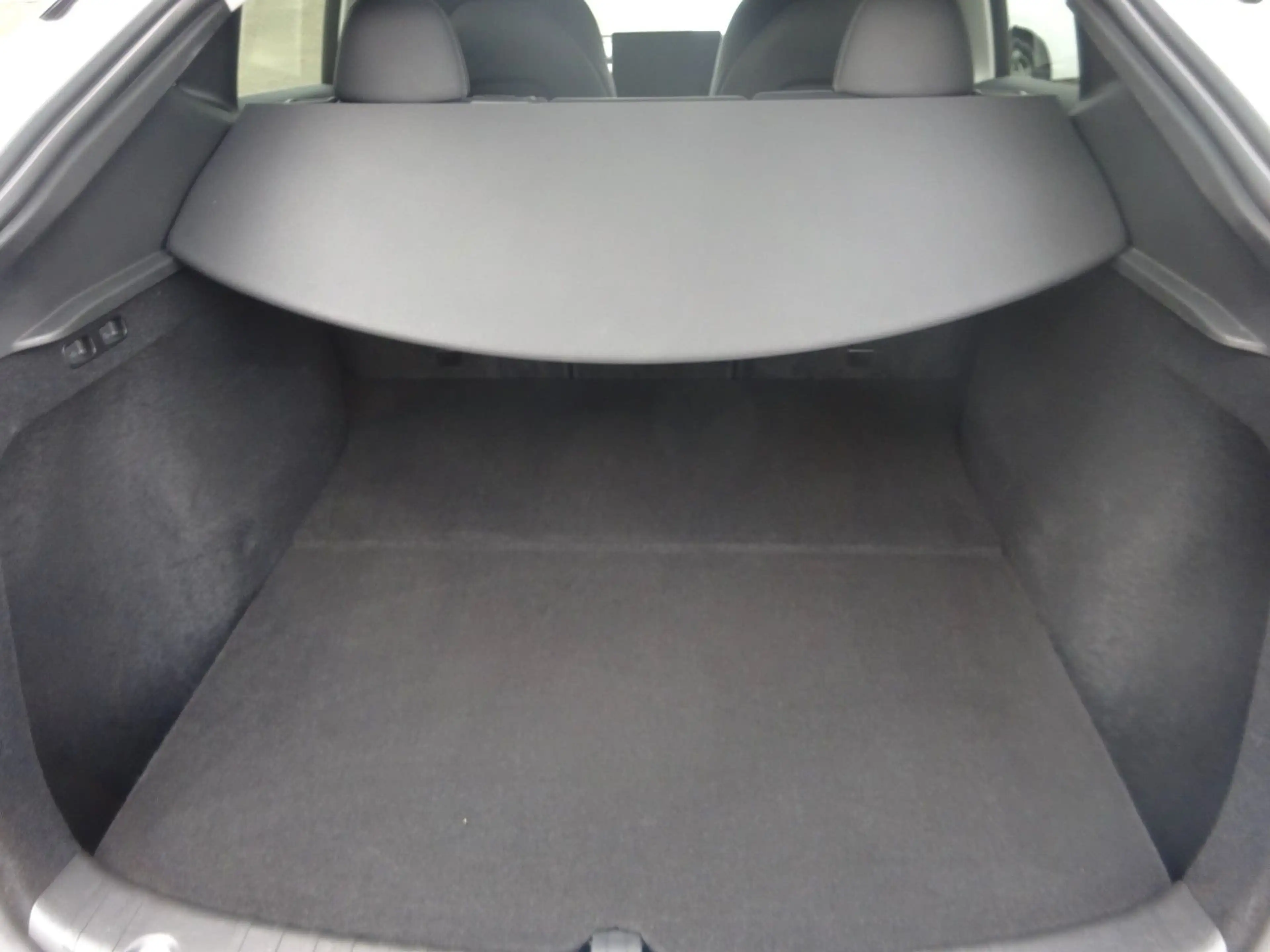 Tesla Model Y Long Range RWD Panorama Navi — photo 6