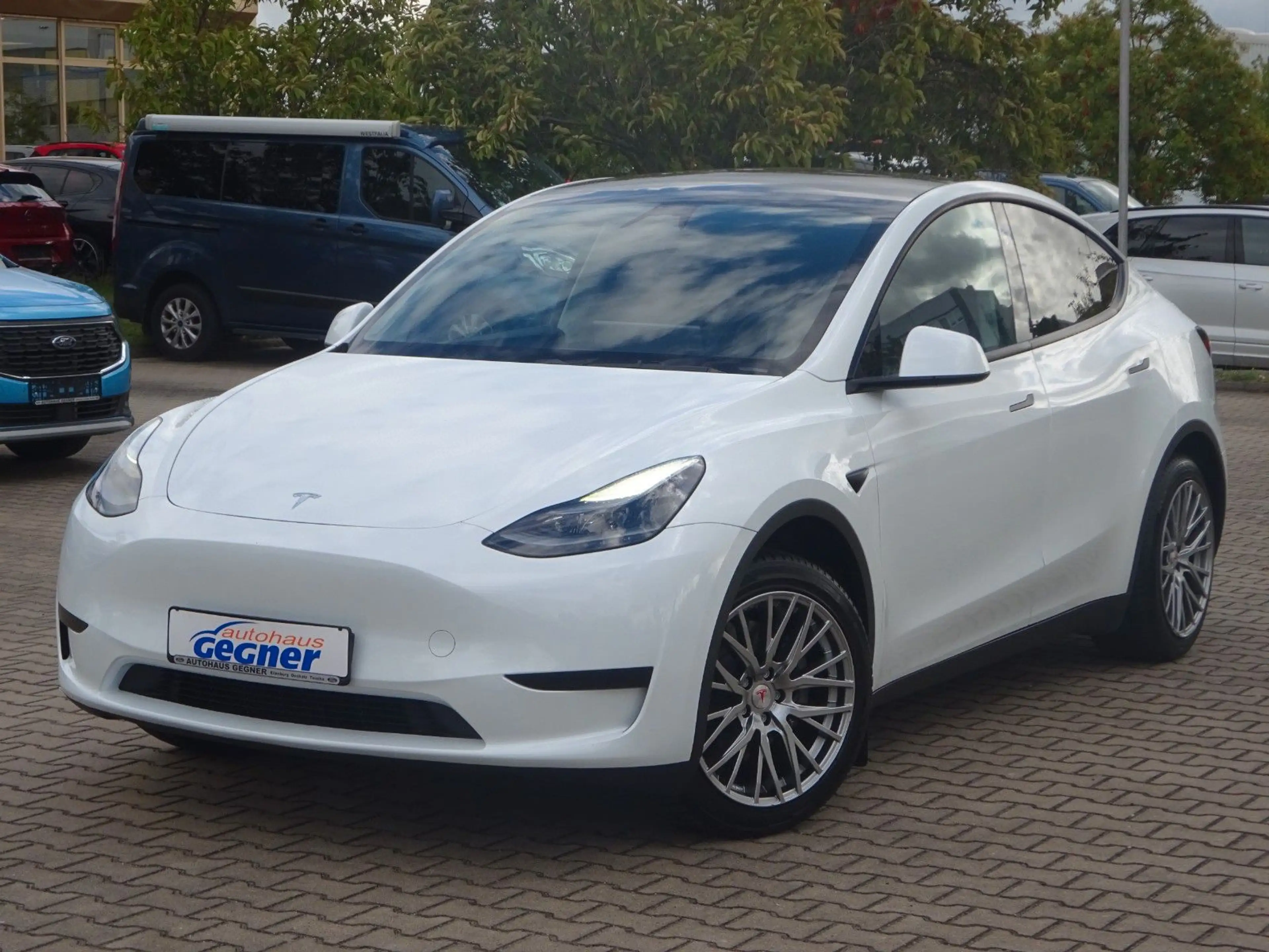 Tesla Model Y Long Range RWD Panorama Navi — photo 2