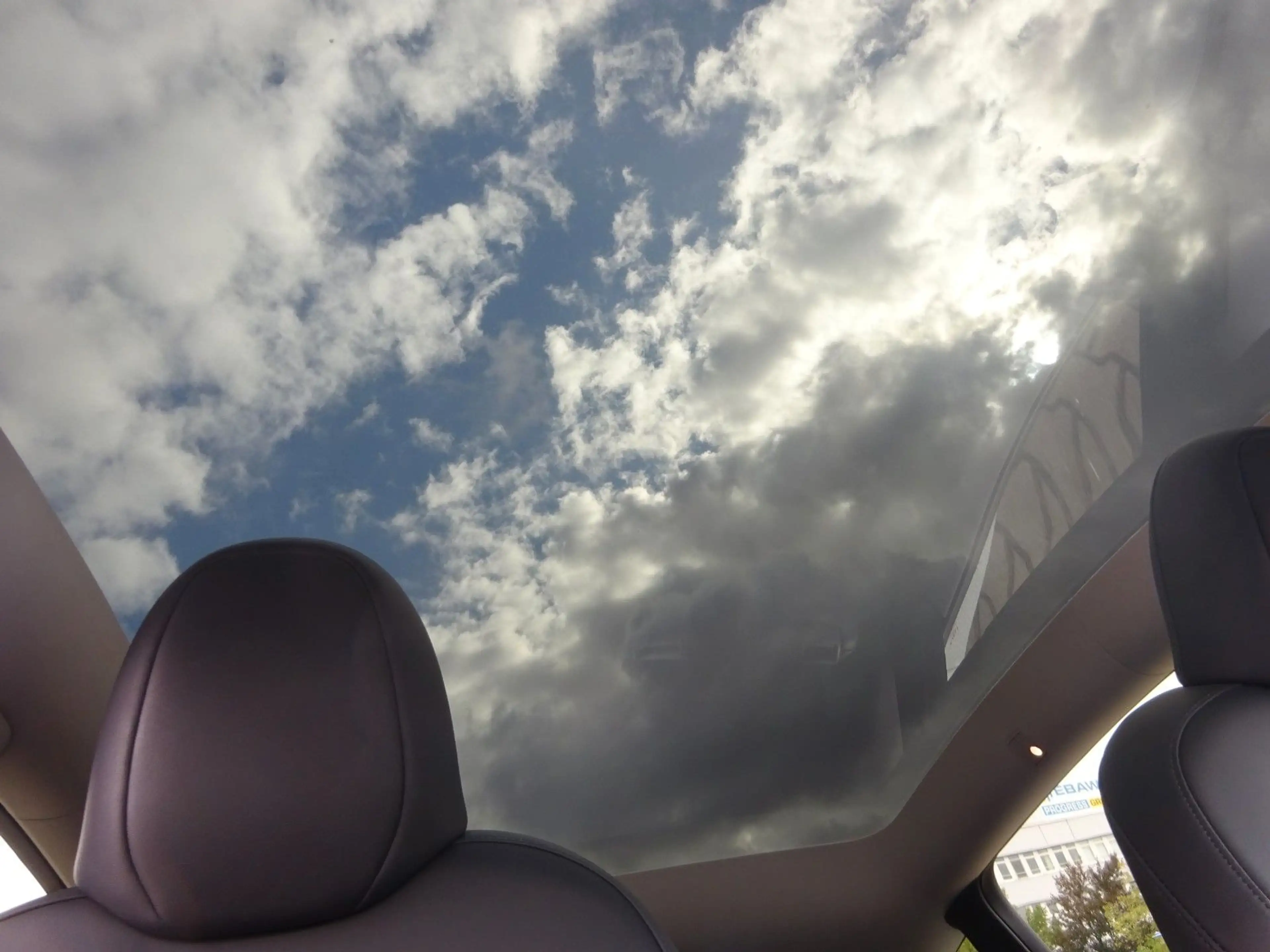 Tesla Model Y Long Range RWD Panorama Navi — photo 15
