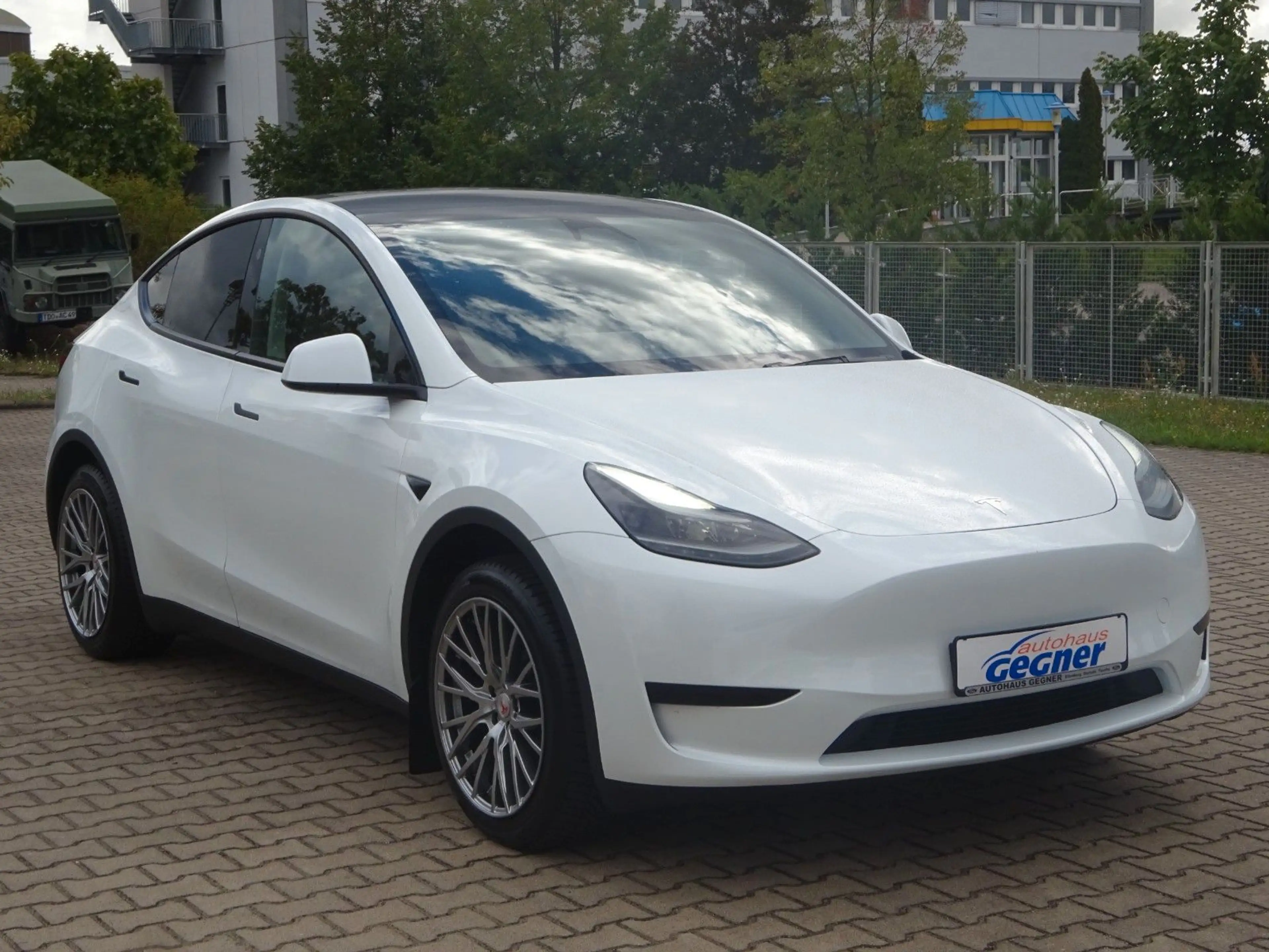 Tesla Model Y Long Range RWD Panorama Navi — photo 12