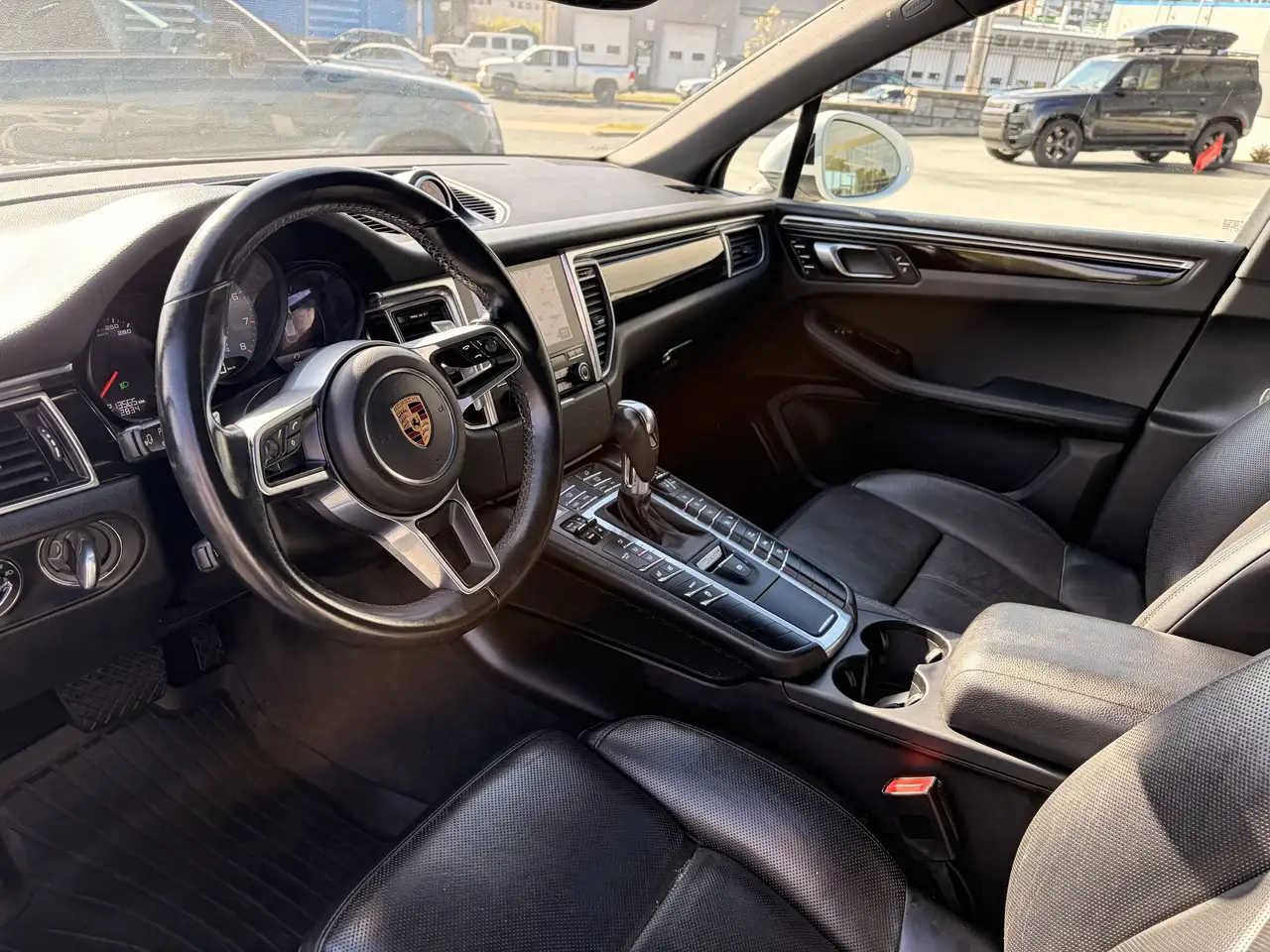 Porsche Macan снимка Porsche Macan