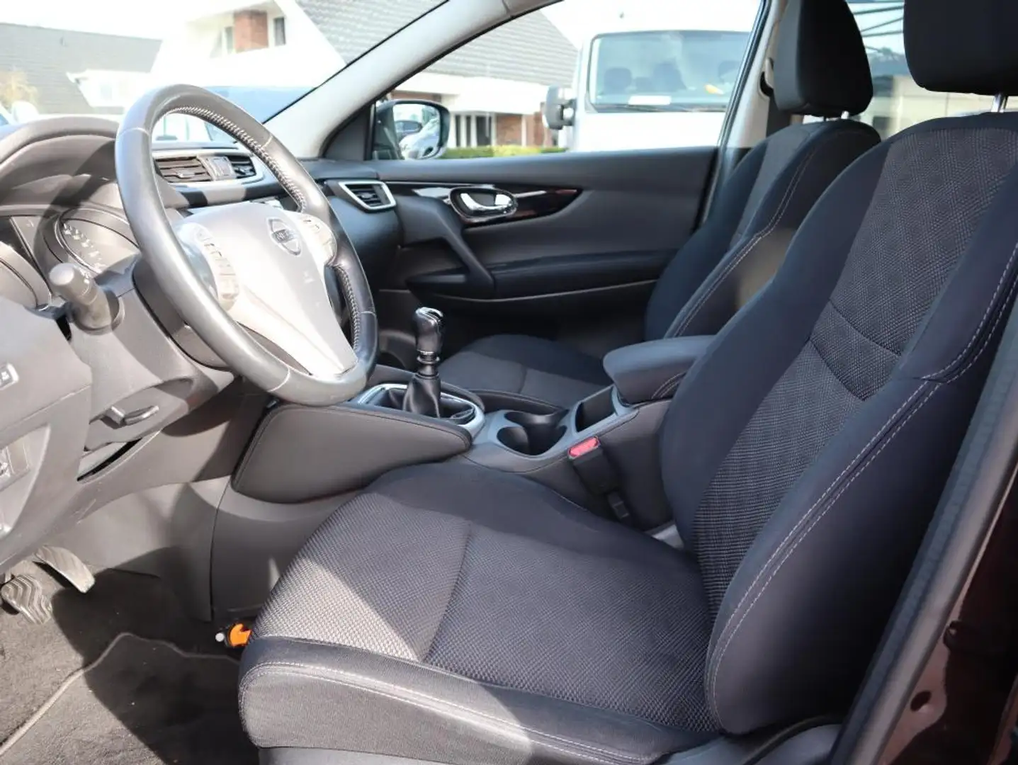 Nissan Qashqai 1.2 Connect Edition | Panoramadak | Parkeercamera Paars - 2