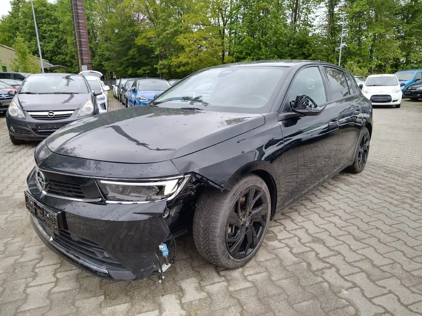 Opel Astra L Lim. 5-trg. Business Edition Plug-in-Hyb Schwarz - 1