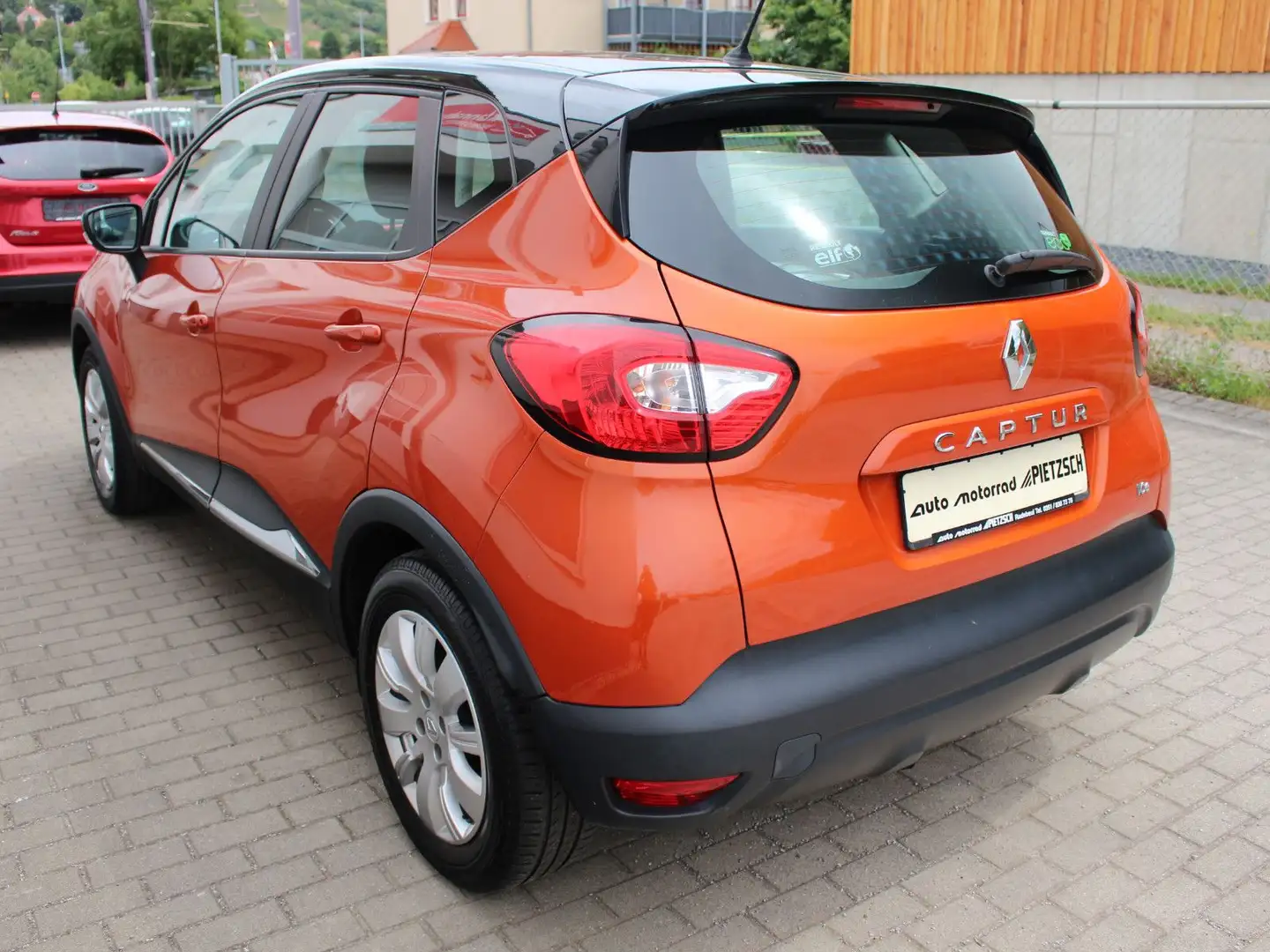 Renault Captur Dynamique 0.9 TCe AHK BT NSW Temp. WR AHK Orange - 2