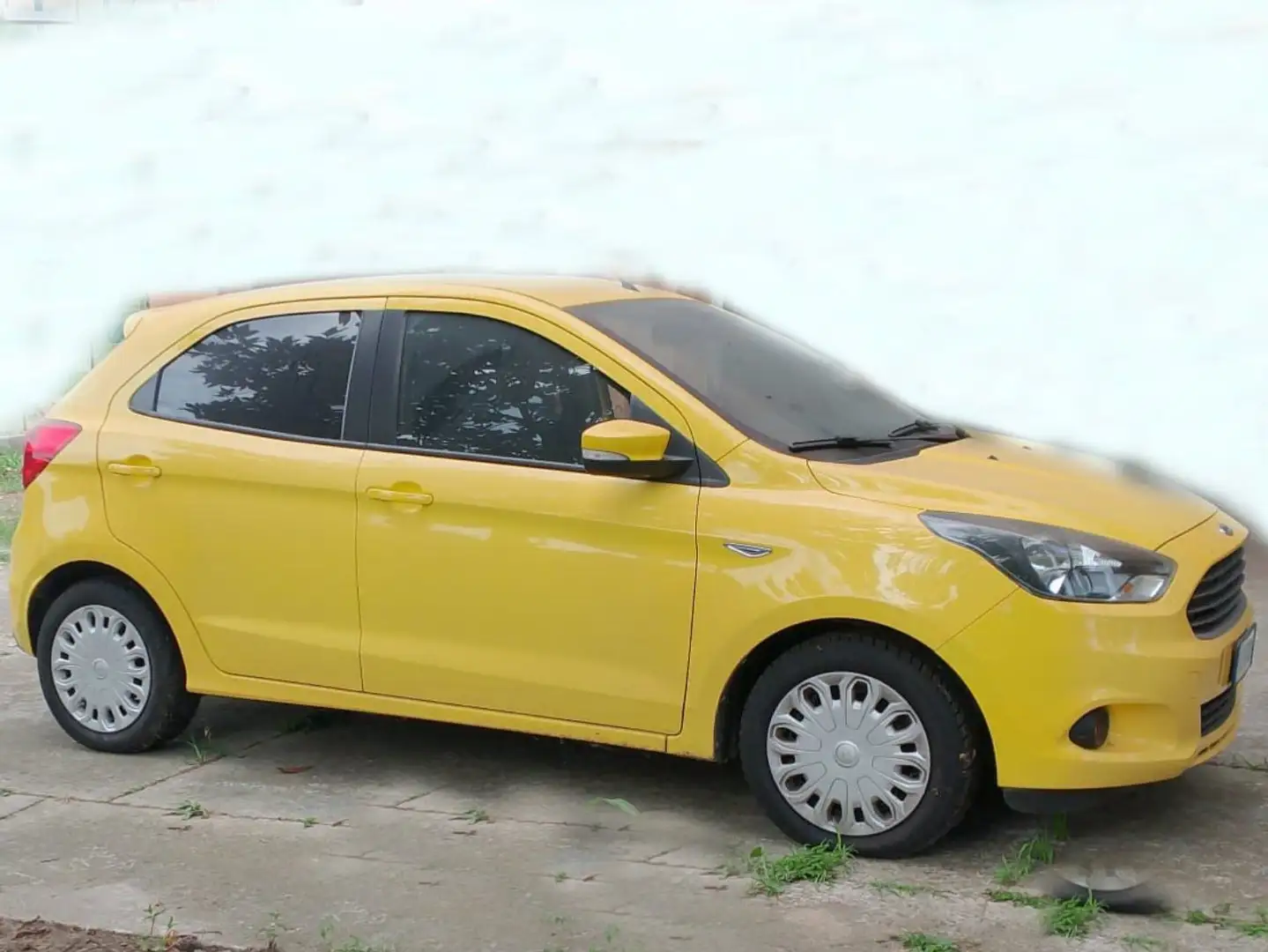 Ford Ka/Ka+ Ka + 1.2 70cv Giallo - 1