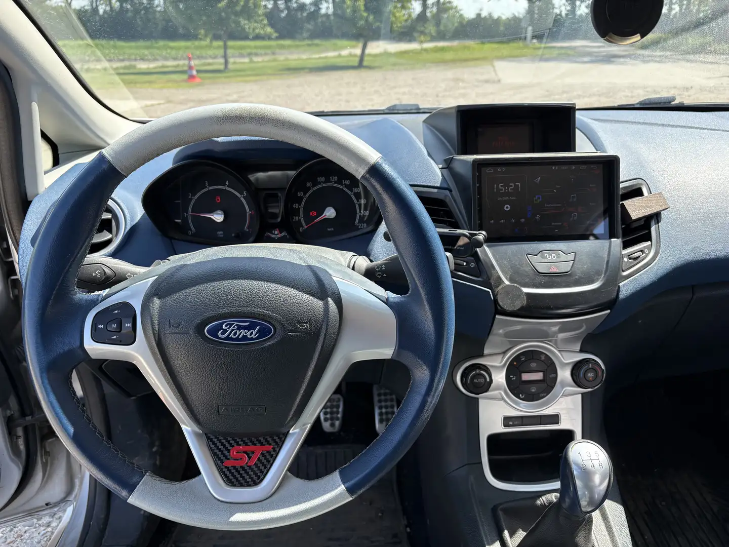 Ford Fiesta 1.6 Ghia Grijs - 1