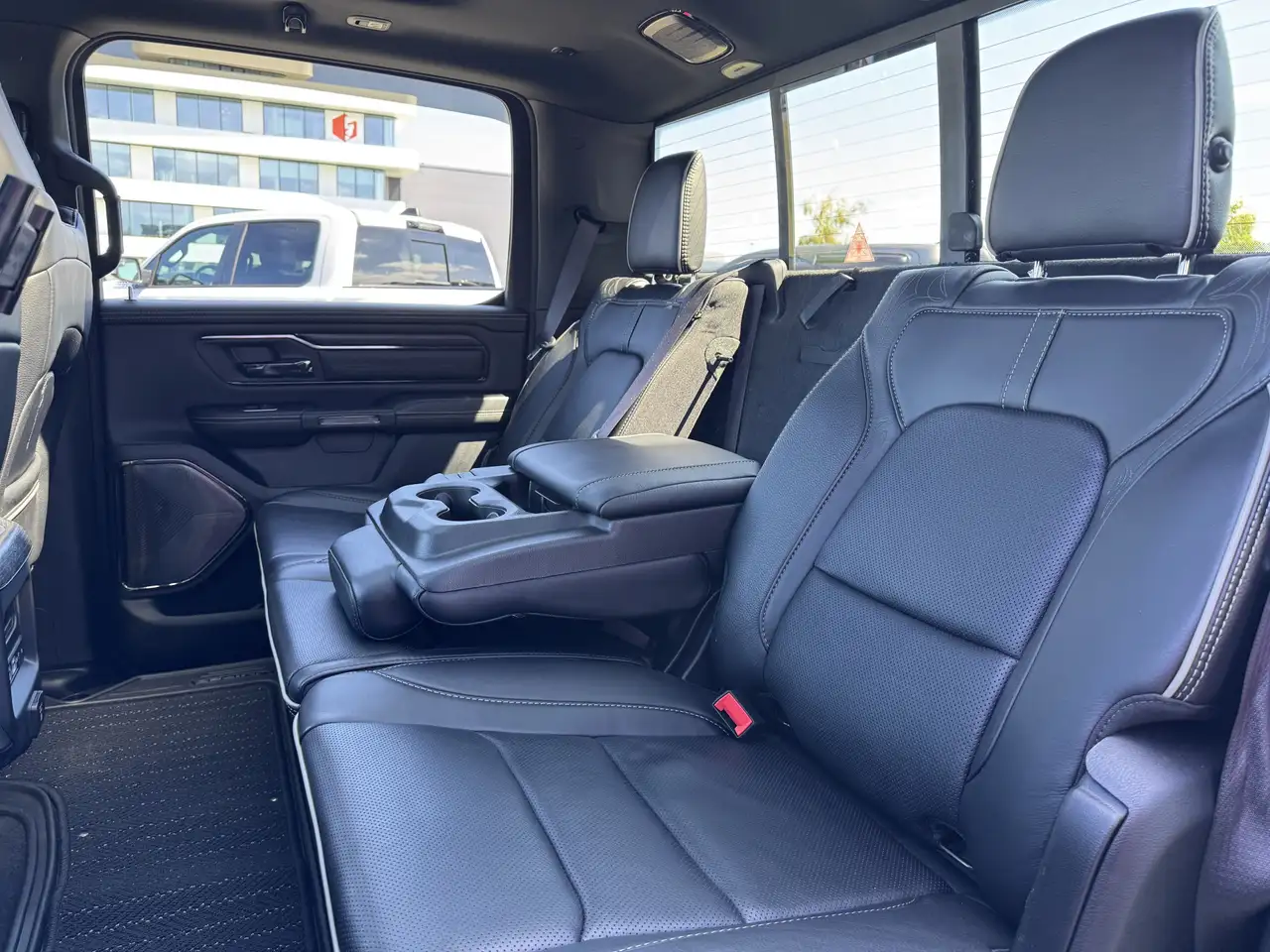 Dodge RAM 2022 — фото 10