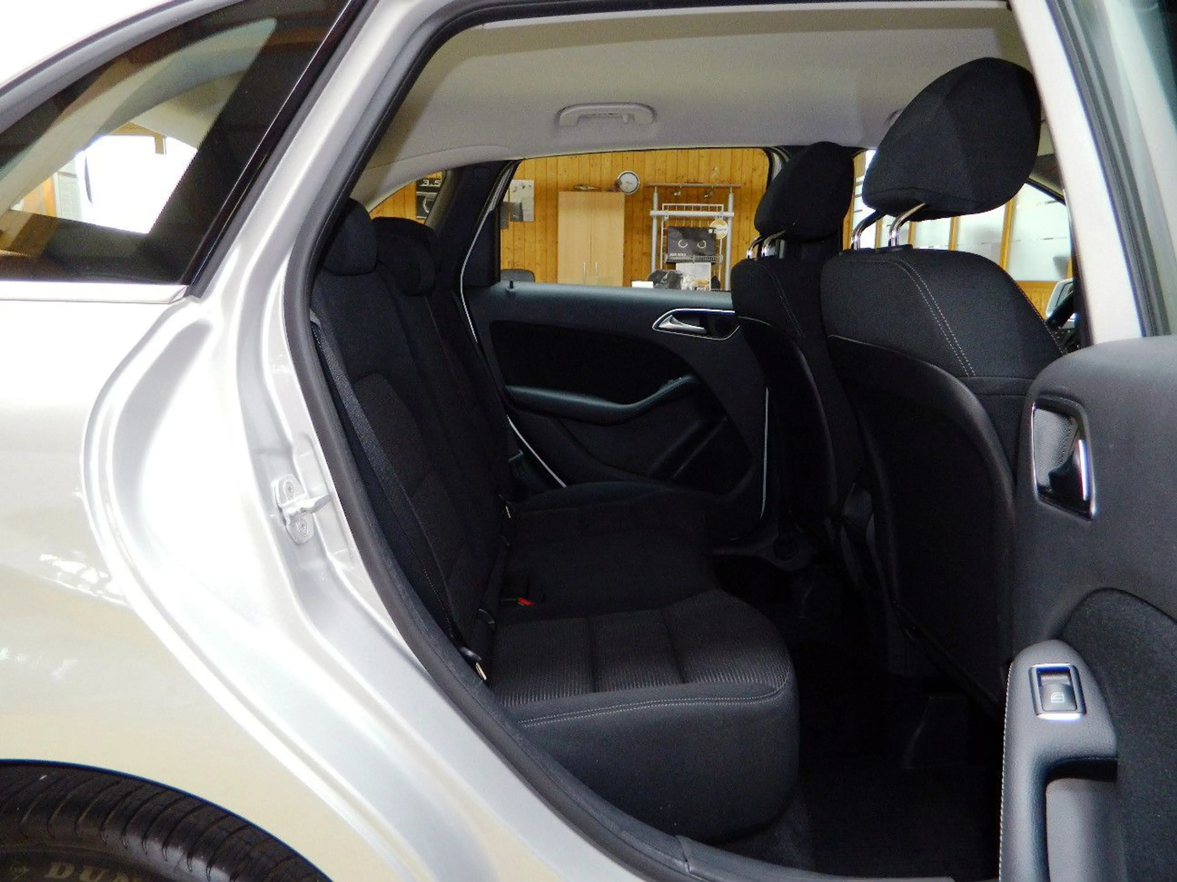 Mercedes-Benz B 160 B-Klasse B 160 d Style Mopf/AHK/Navi/LED/Euro6 — photo 13