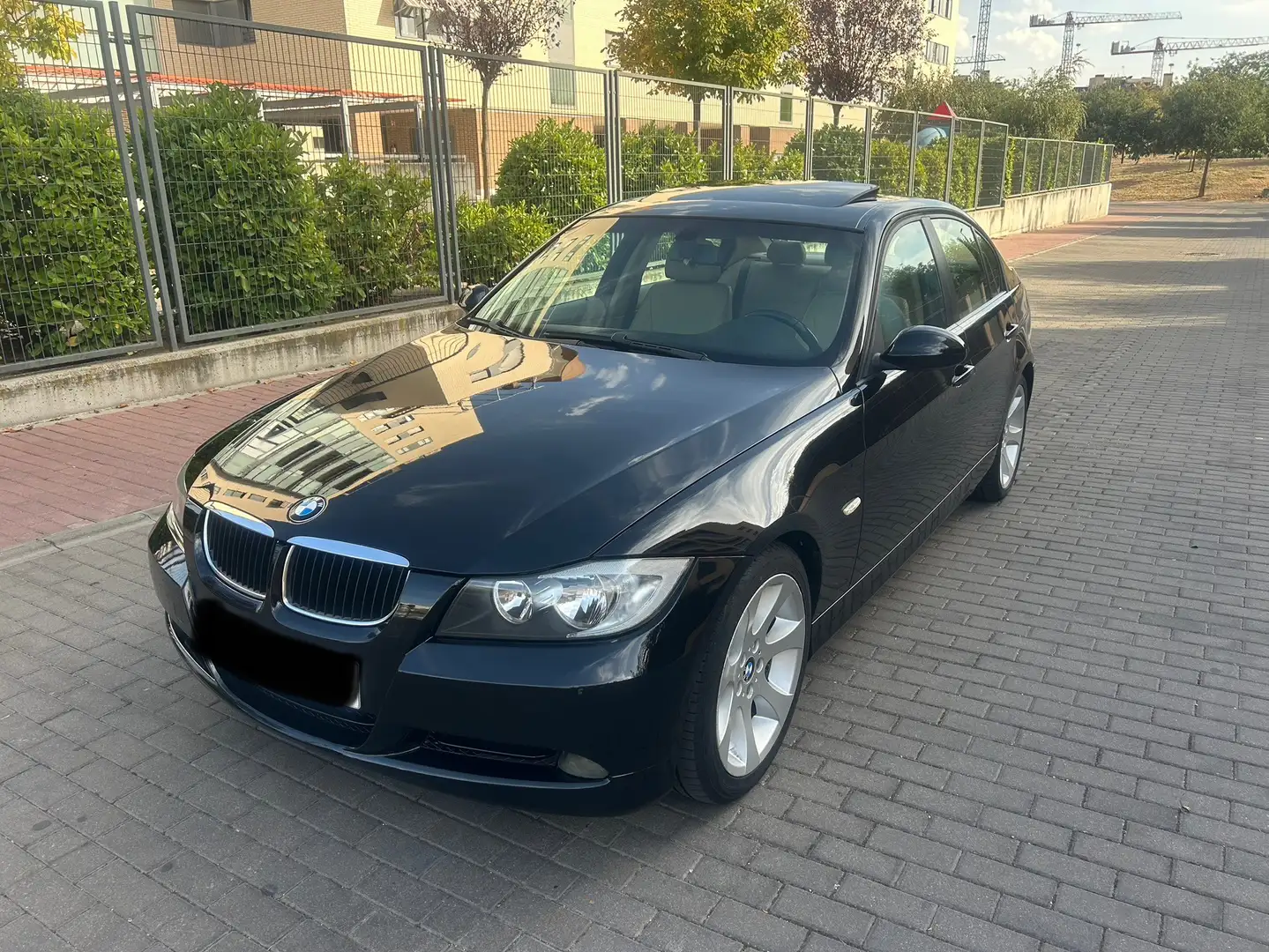 BMW 320 320d - 1