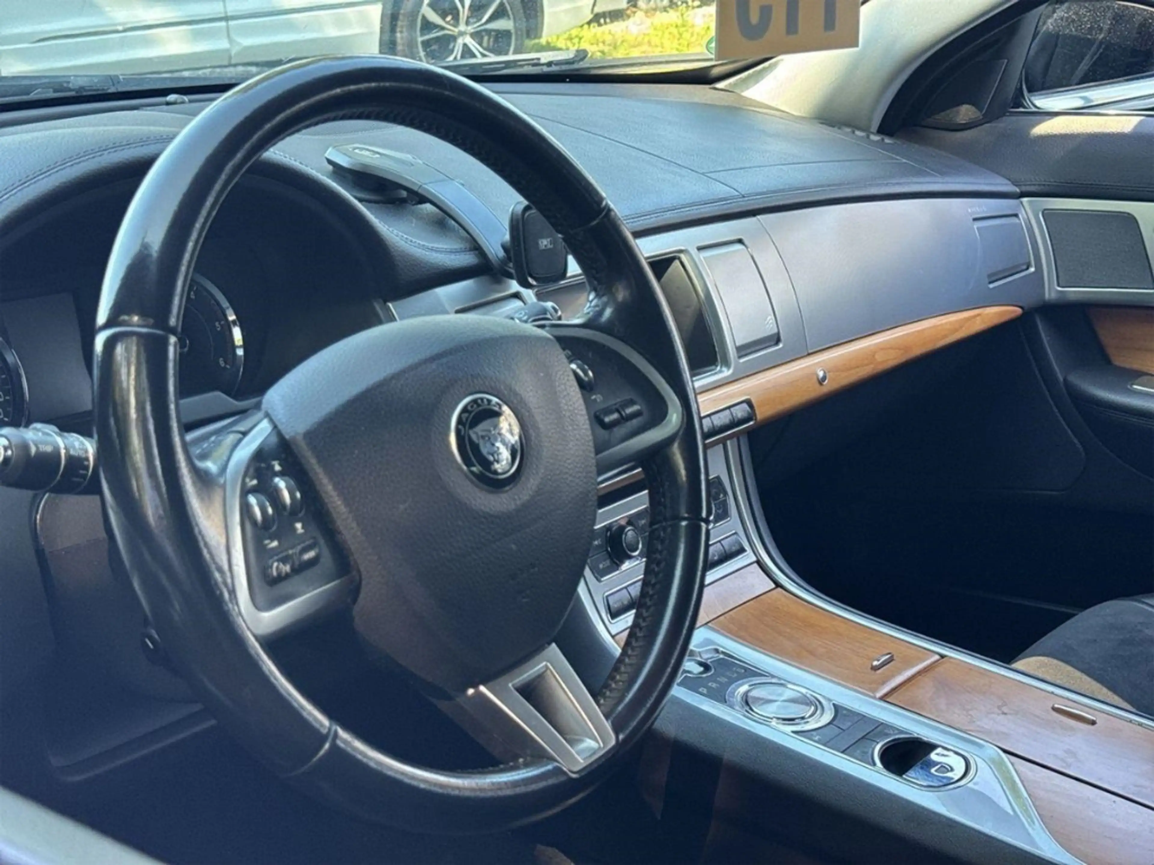 Jaguar XF V6 Diesel 3.0 LED KLIMA KEIN PRIVATVERKAUF! — photo 7