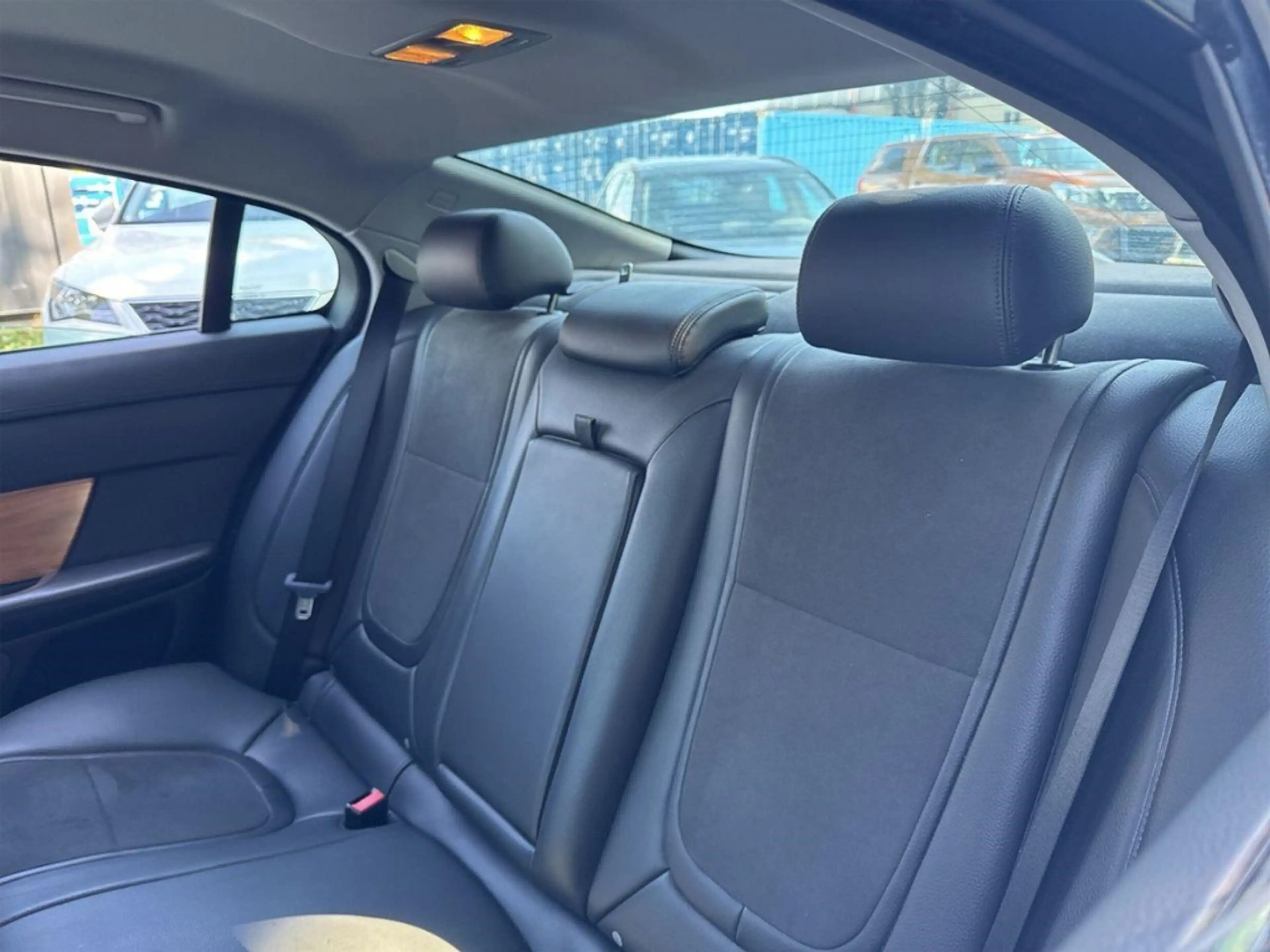 Jaguar XF V6 Diesel 3.0 LED KLIMA KEIN PRIVATVERKAUF! — photo 11