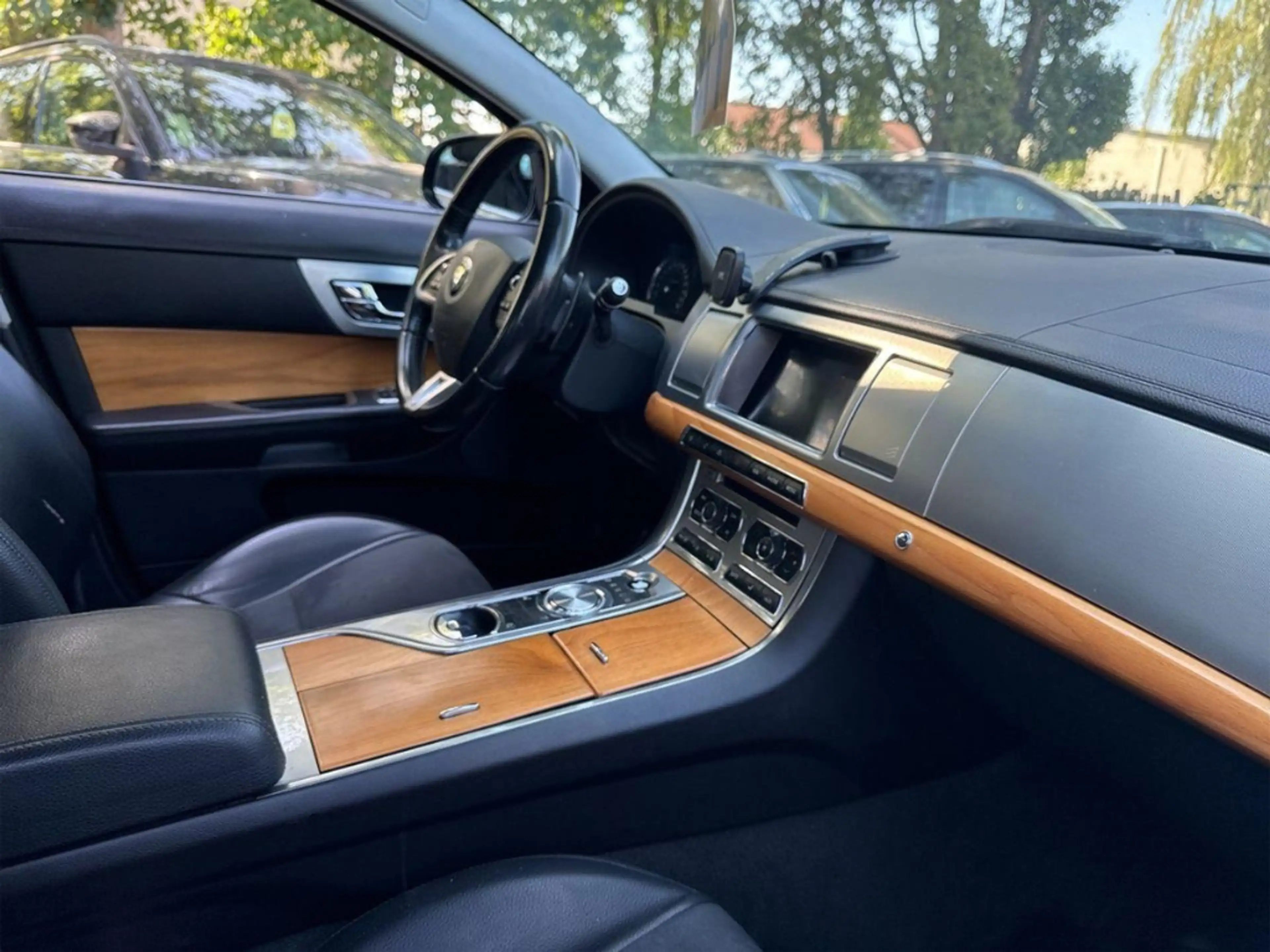 Jaguar XF V6 Diesel 3.0 LED KLIMA KEIN PRIVATVERKAUF! — photo 6
