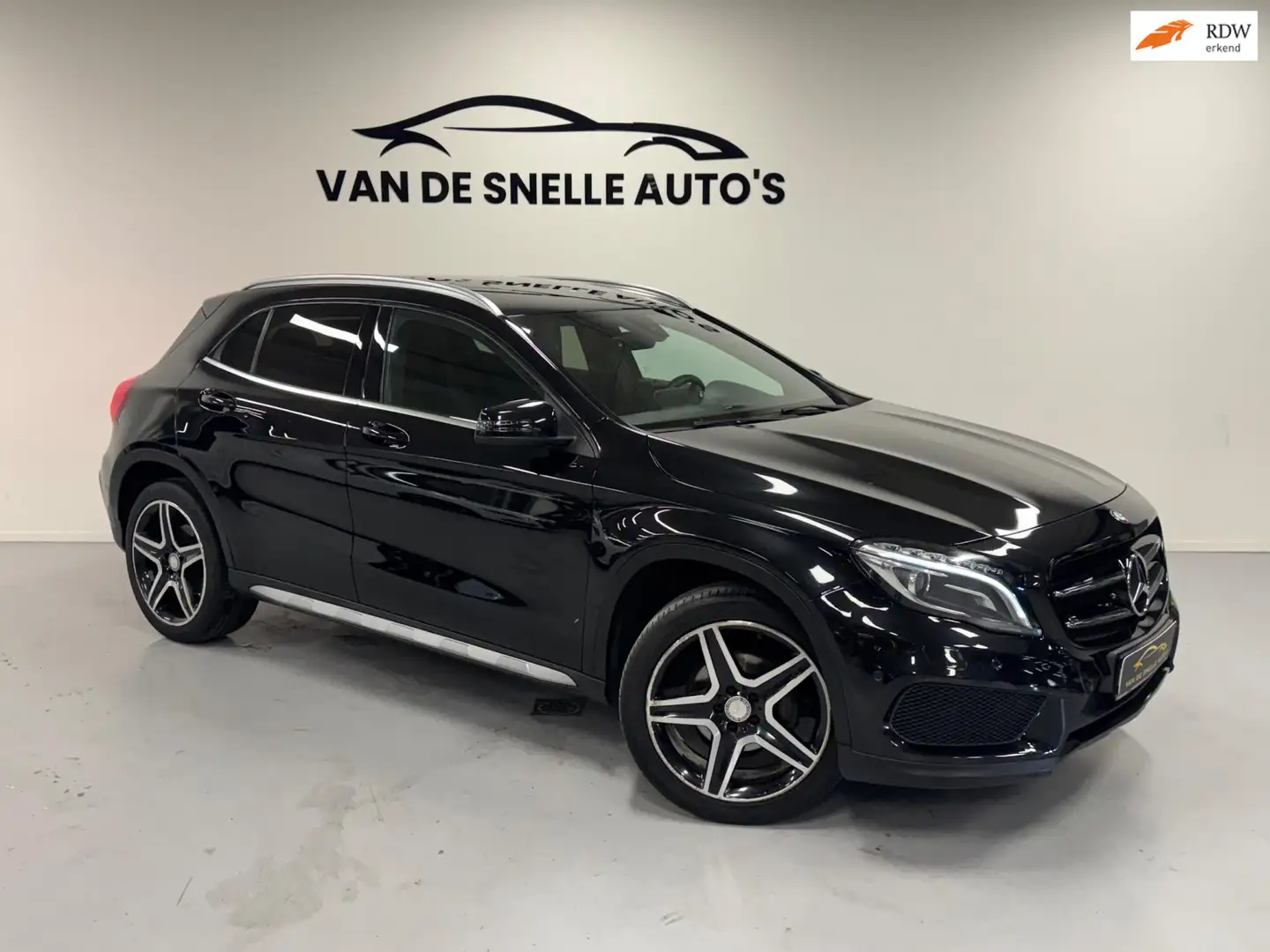 Mercedes-Benz GLA 200 Prestige AMG/ALCANTARA/PDC/STOELVERWARMING Noir - 1