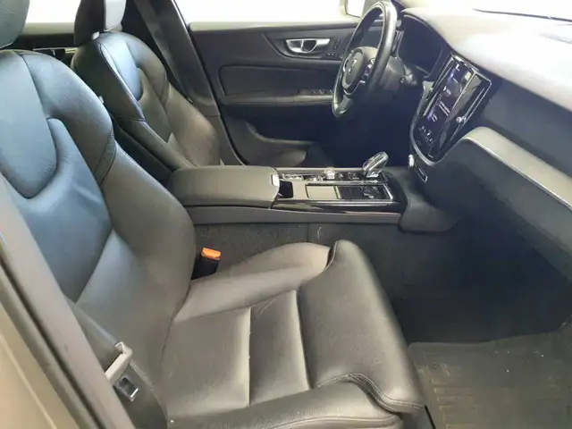 Volvo V60 view 8