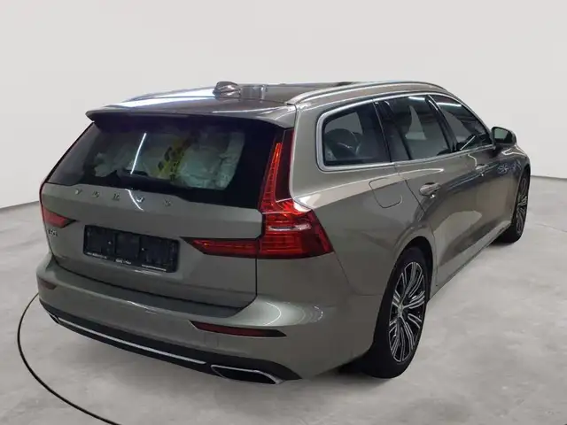 Volvo V60 view 4