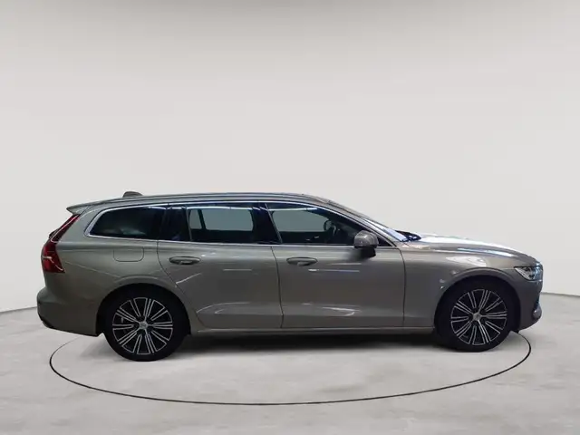 Volvo V60 view 3