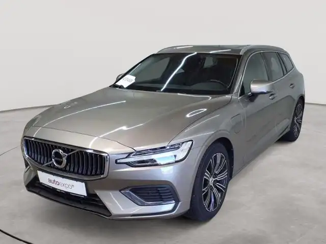 Volvo V60 view 2