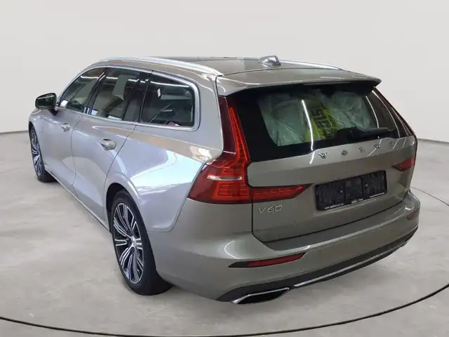 Volvo V60 view 5