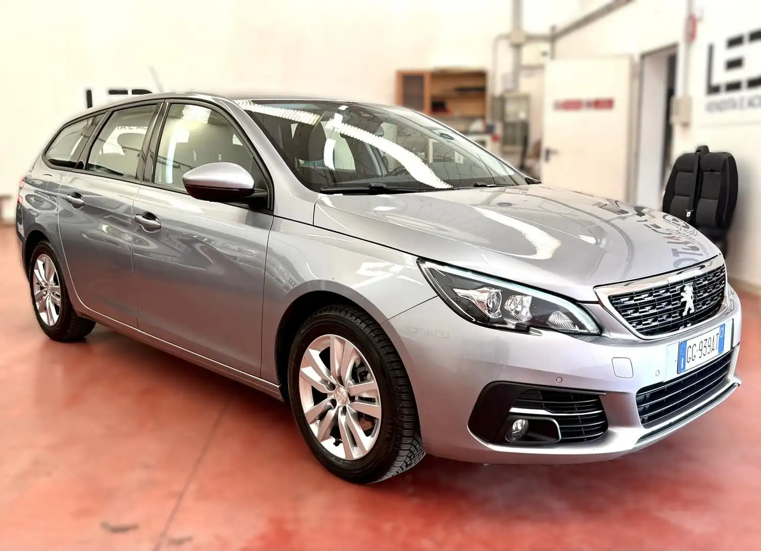 Peugeot 308 308 SW 1.5 bluehdi Active Business NEOPATENTATI Grigio - 1