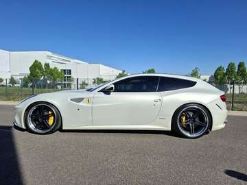 V12