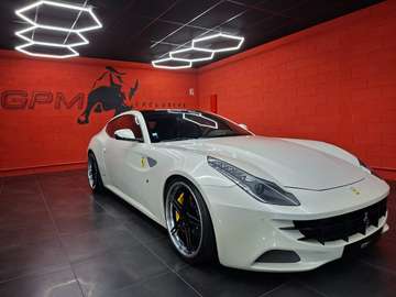 V12