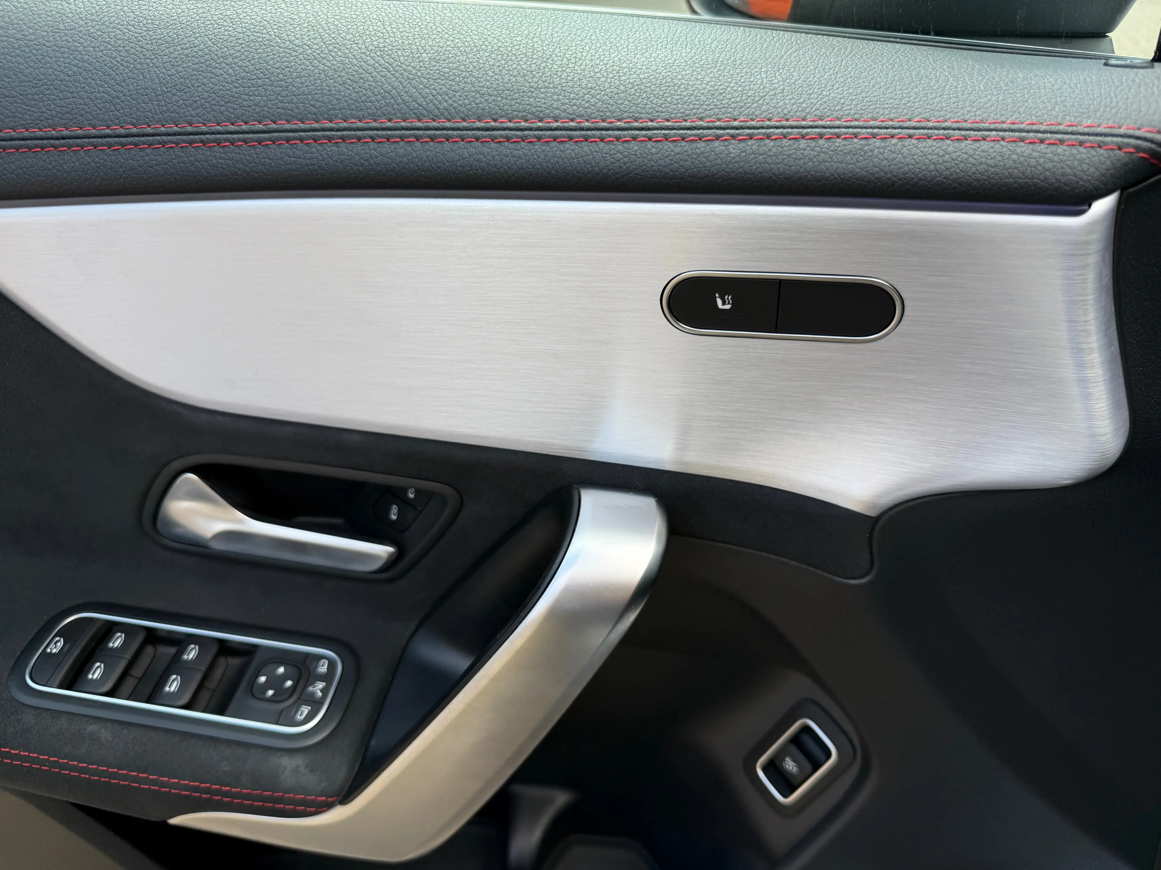 Mercedes-Benz CLA 220 Mercedes-Benz CLA 220 /4Matic/AMG Line/LED/RFK/MBUX/Keyless — photo 13