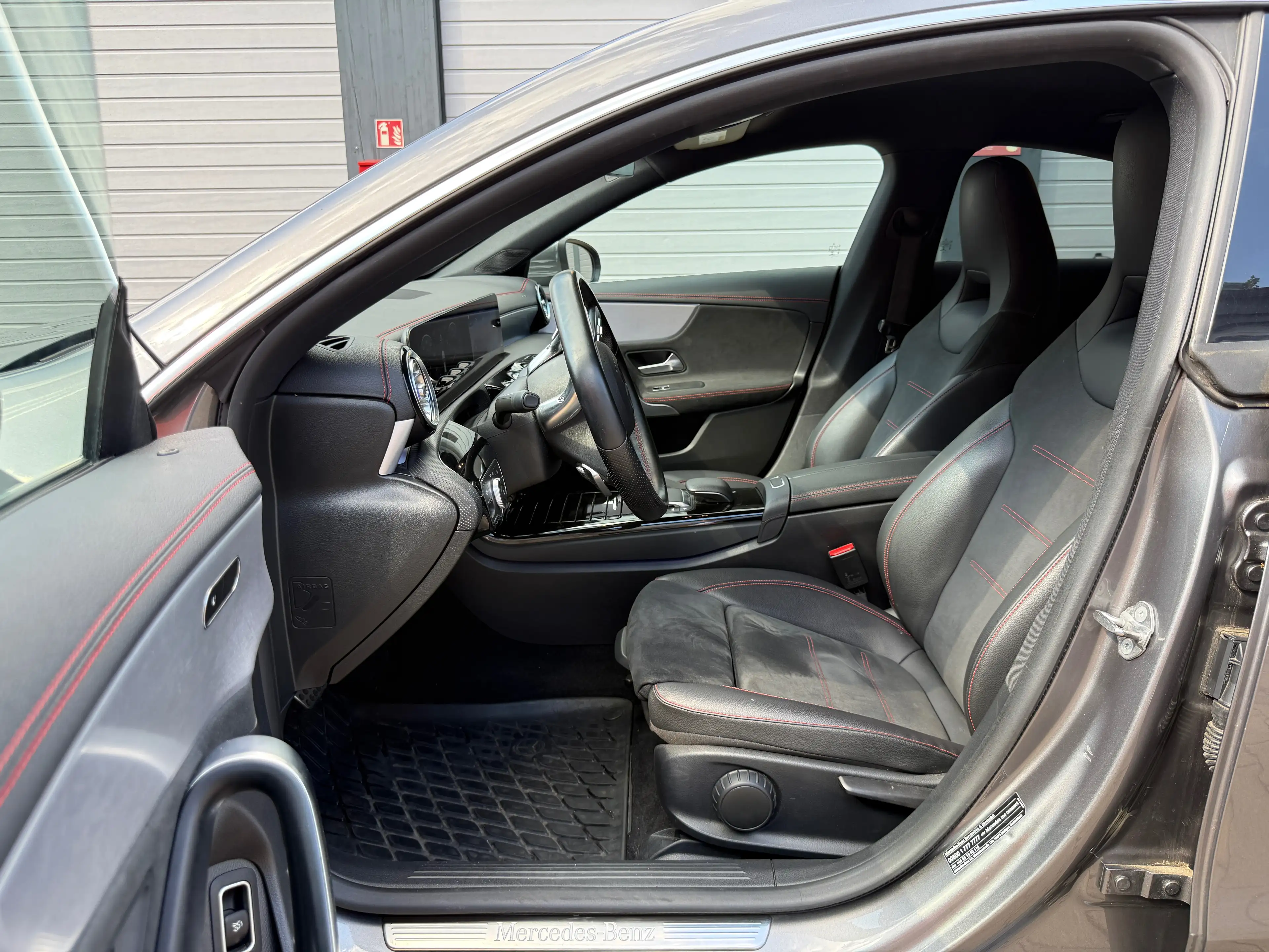 Mercedes-Benz CLA 220 Mercedes-Benz CLA 220 /4Matic/AMG Line/LED/RFK/MBUX/Keyless — photo 12