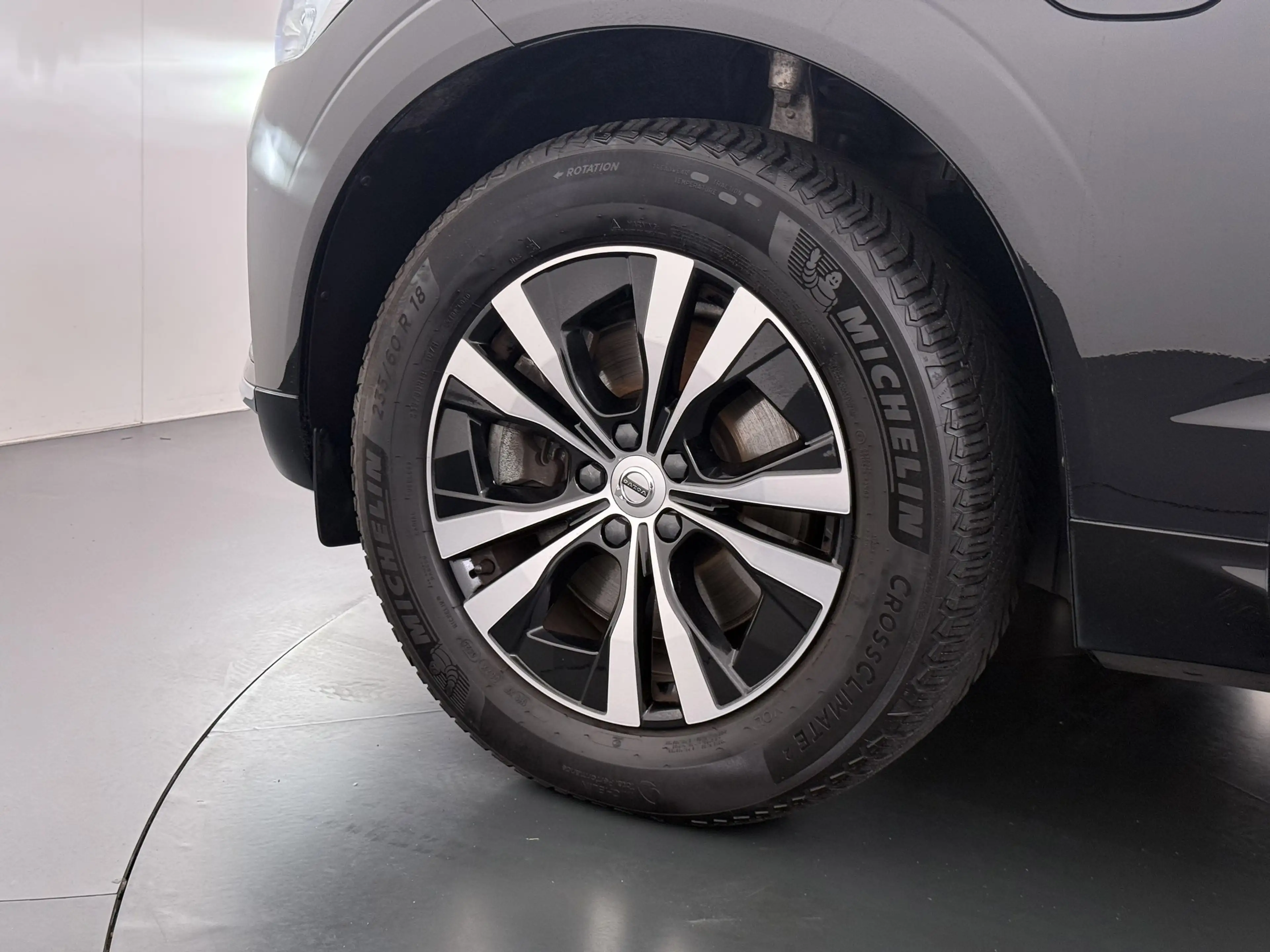Volvo XC60 2.0 T6 Plug-in hybrid AWD Essential Bright — photo 10