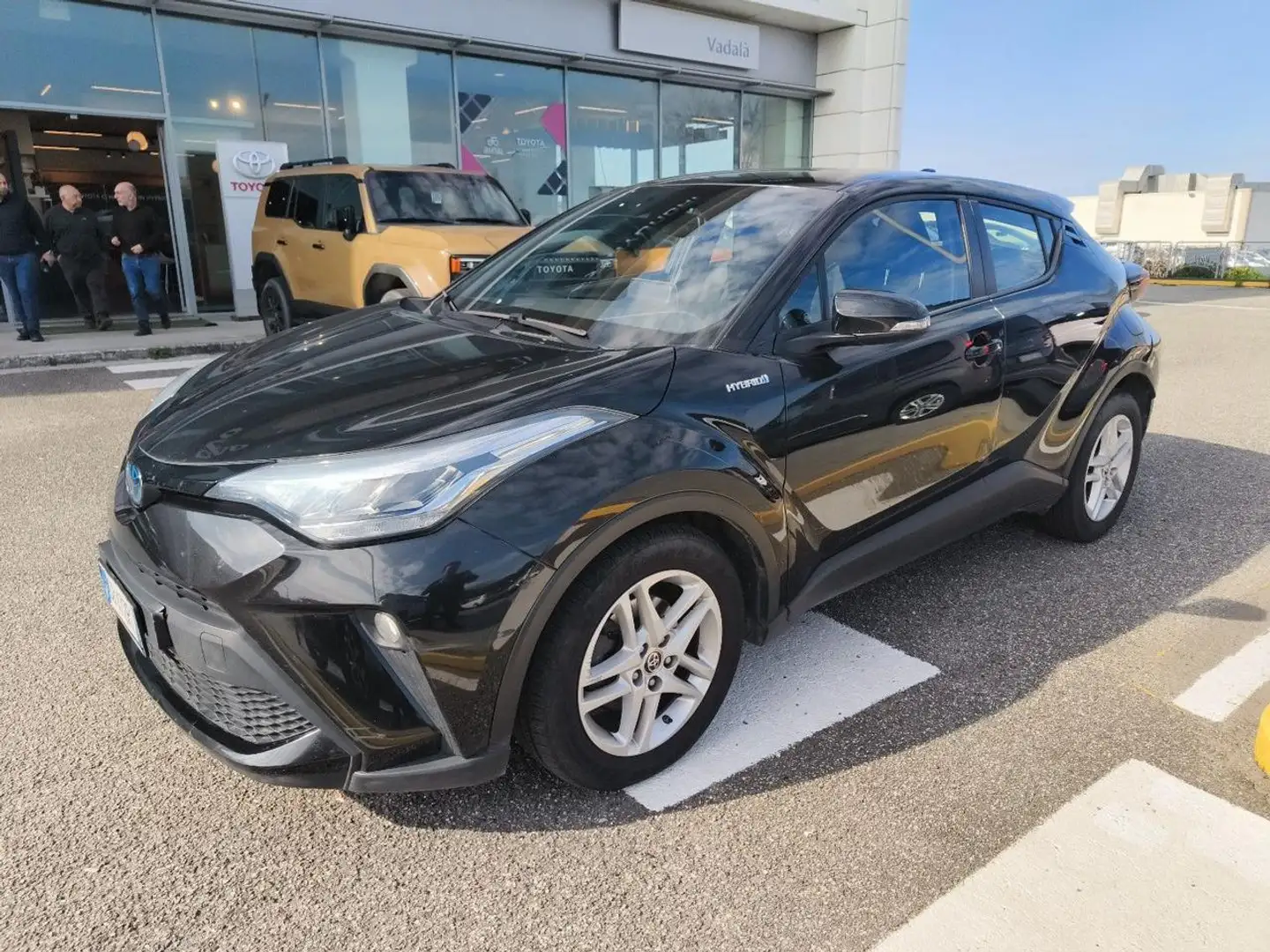 Toyota C-HR 1.8 Hybrid E-CVT Active Negro - 1